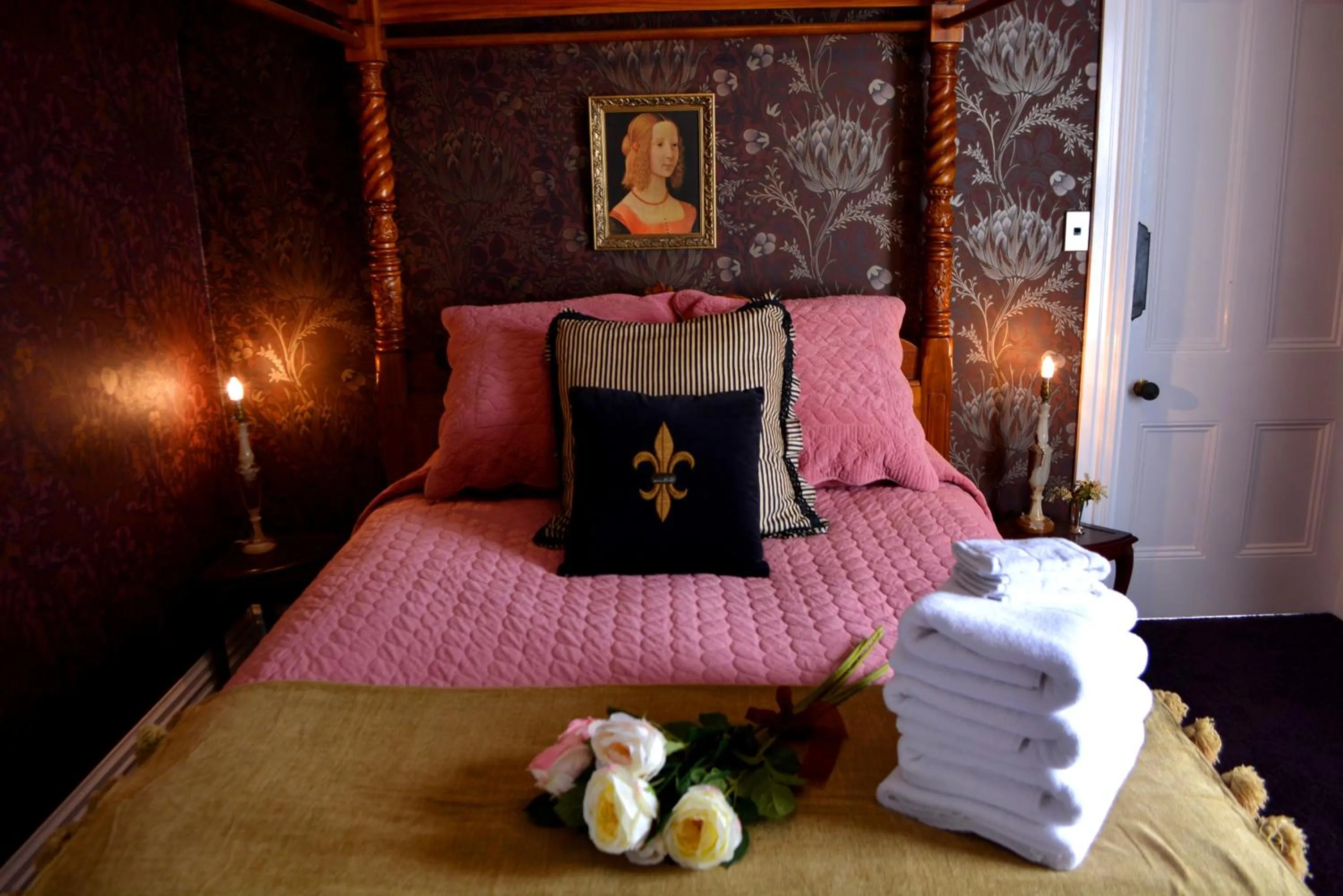 Bedroom, Bed in Theatre Royal Hotel