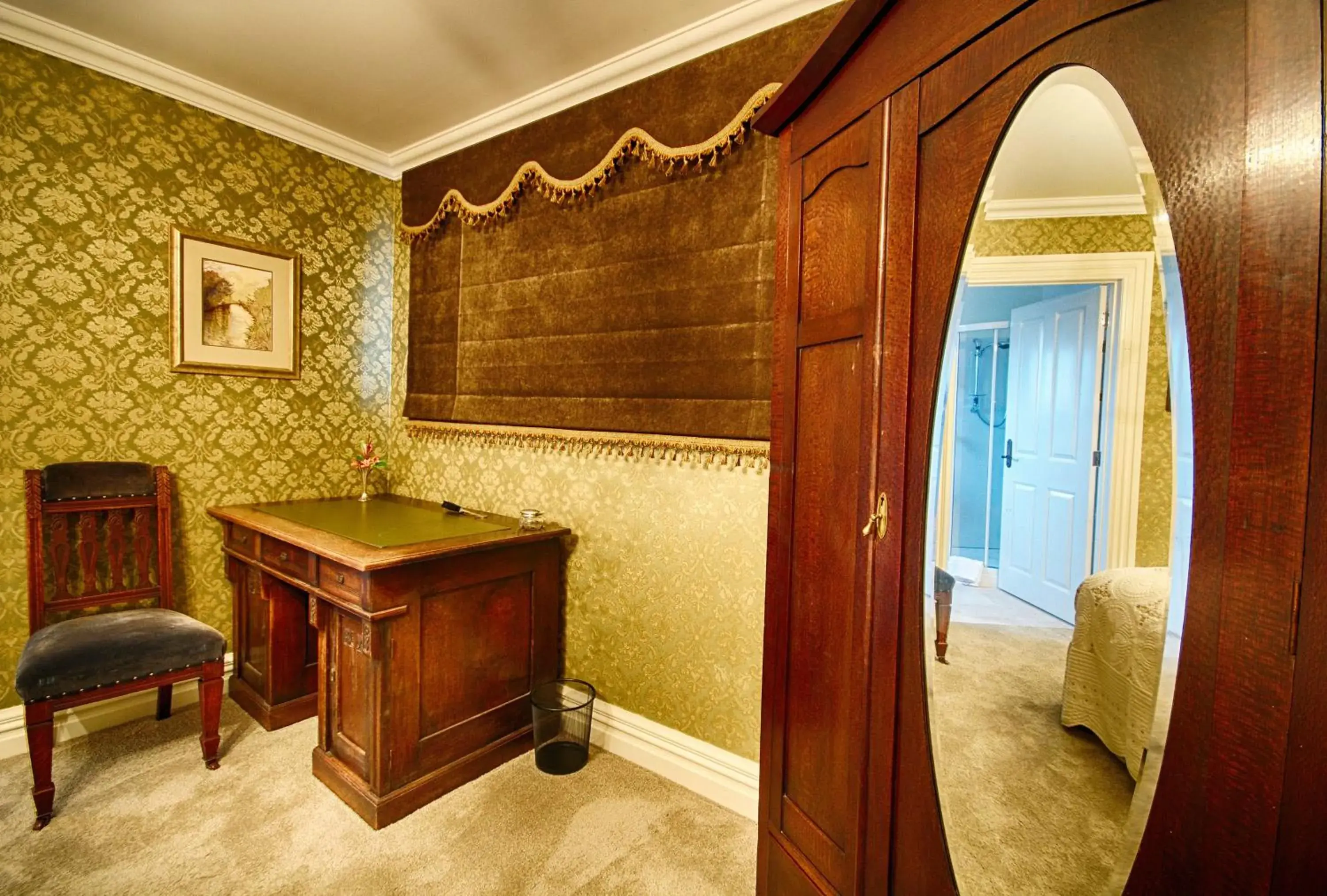 Deluxe Twin Room in Theatre Royal Hotel Deluxe Twin Room in Theatre Royal Hotel