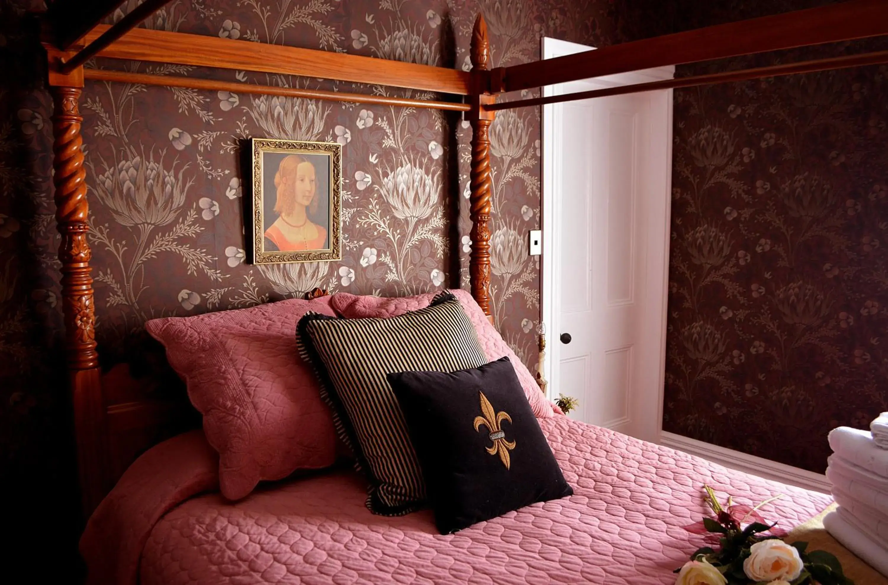 Two-Bedroom Suite in Theatre Royal Hotel Two-Bedroom Suite in Theatre Royal Hotel