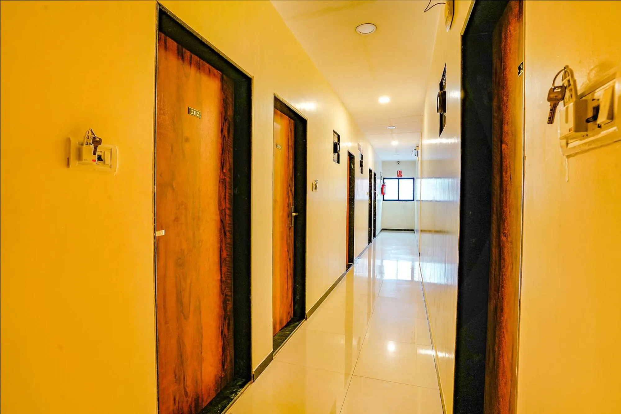 Lobby or reception in FabExpress Prakash Inn - Nr Mumbai International Airport