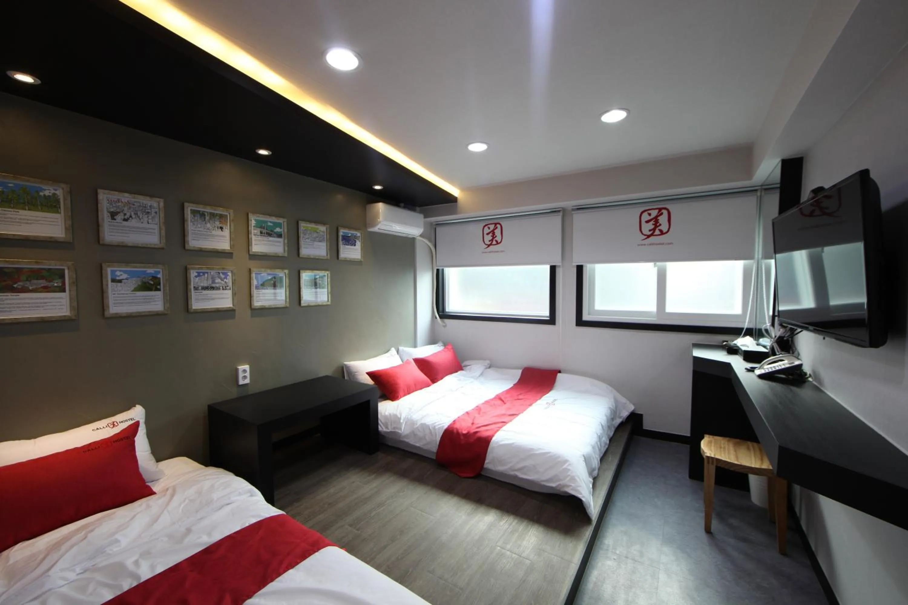 Photo of the whole room, Bed in Calli Hostel