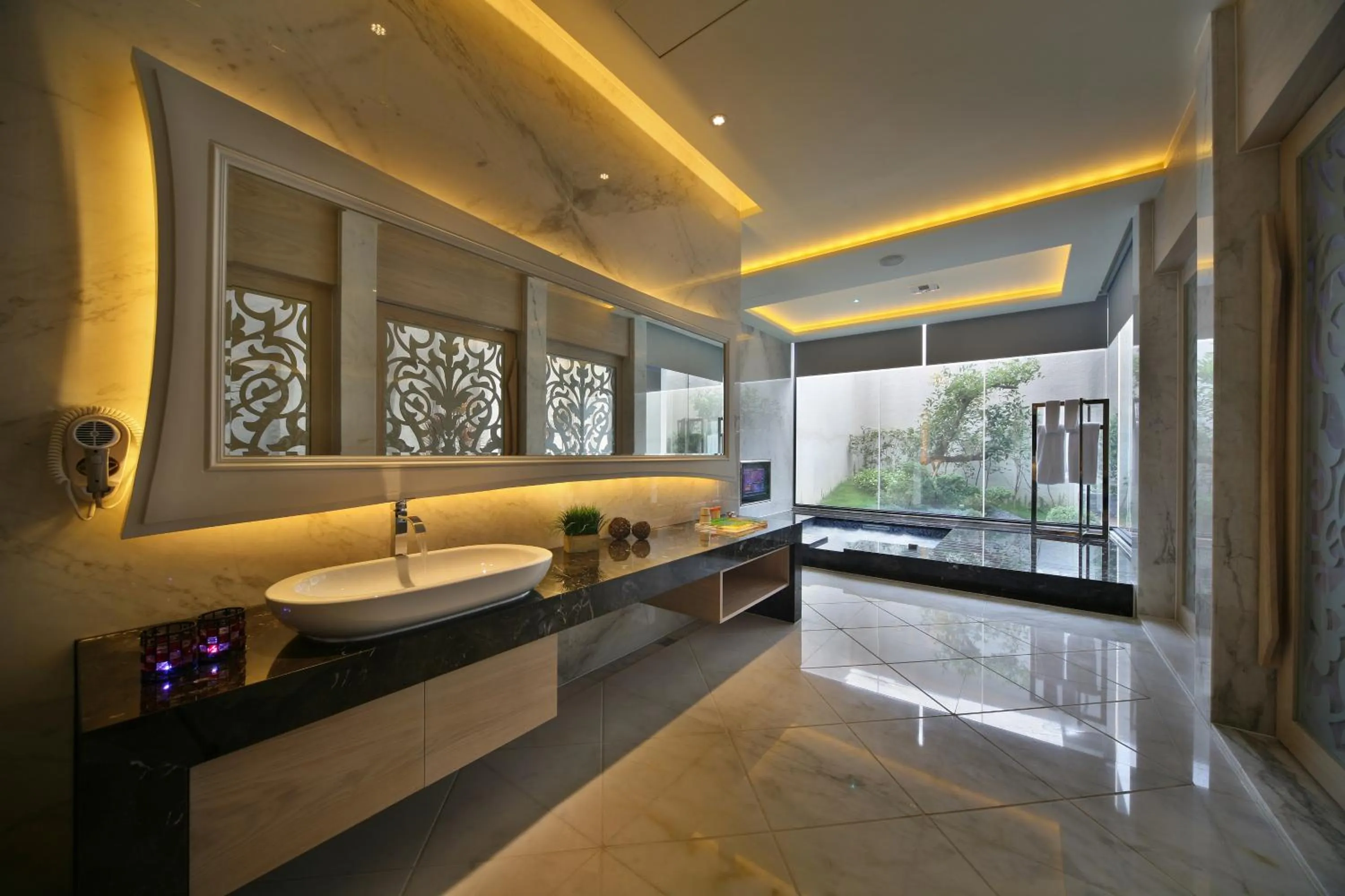 Bathroom in Han Guan Motel