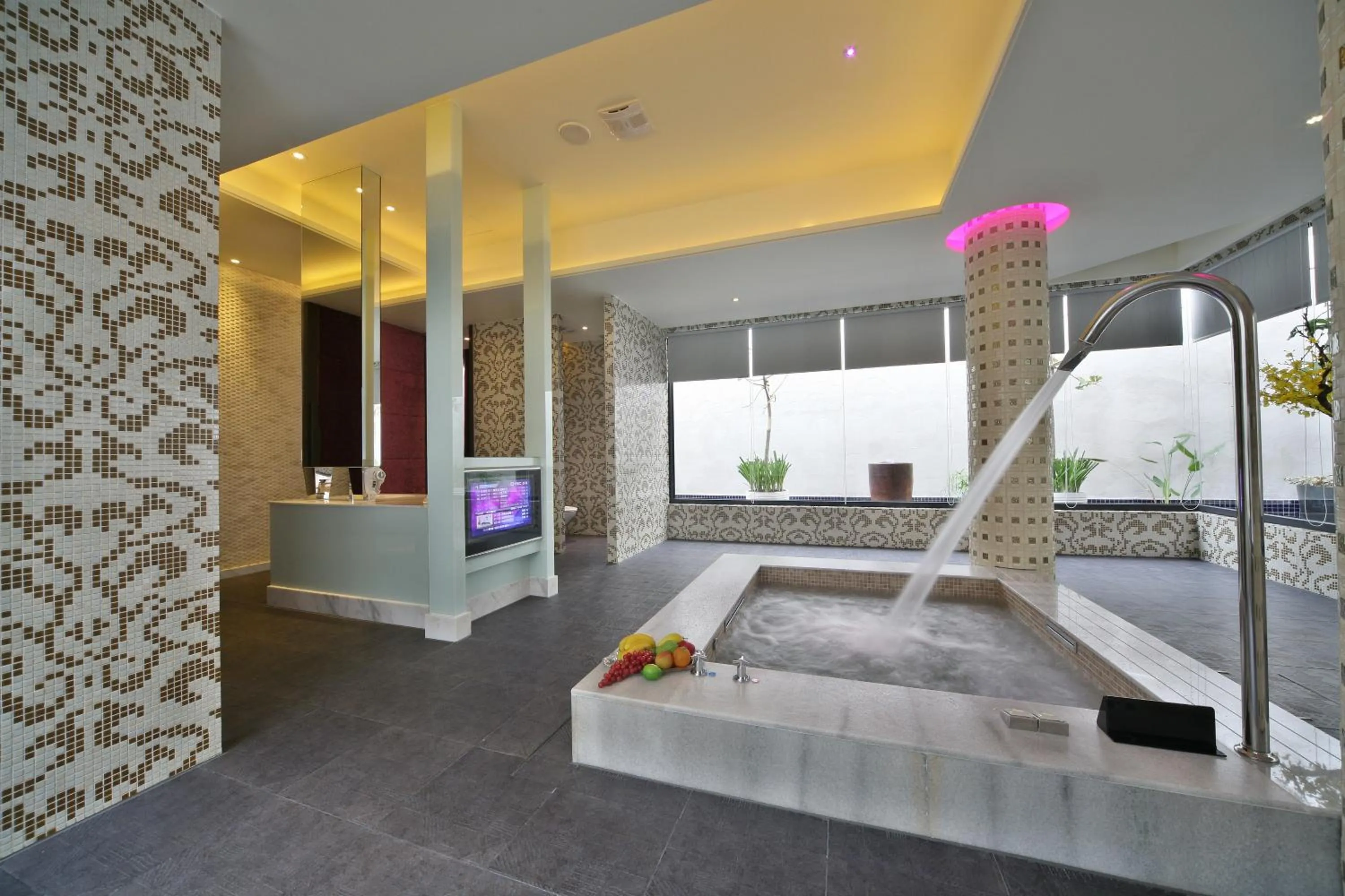 Bathroom in Han Guan Motel