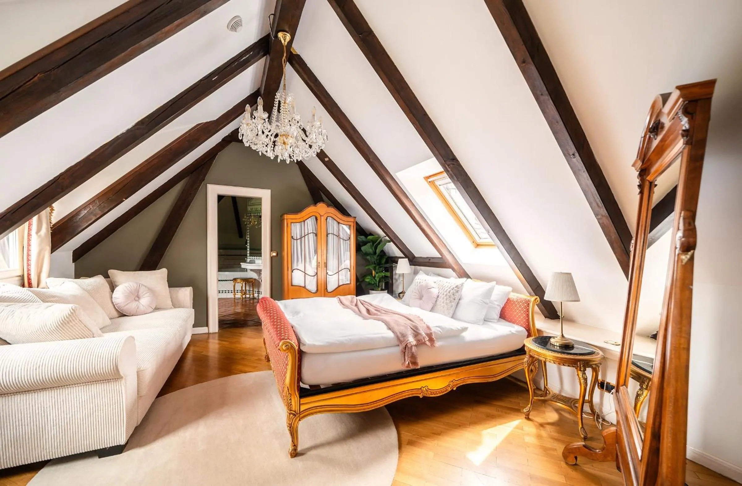 Bed in Nosticova Heritage