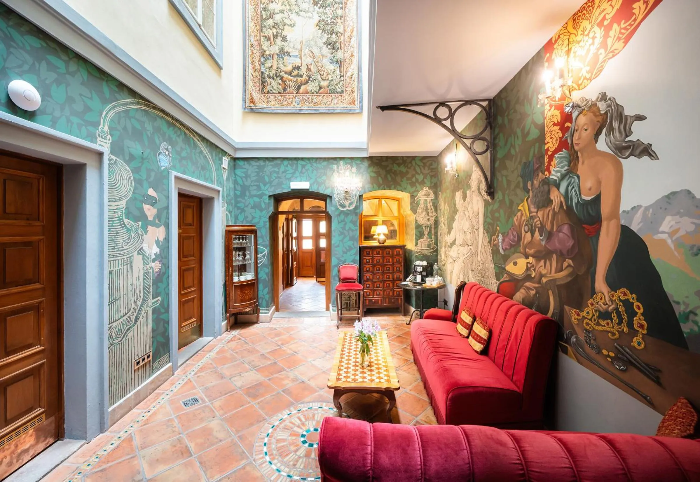 Communal lounge/ TV room in Nosticova Heritage