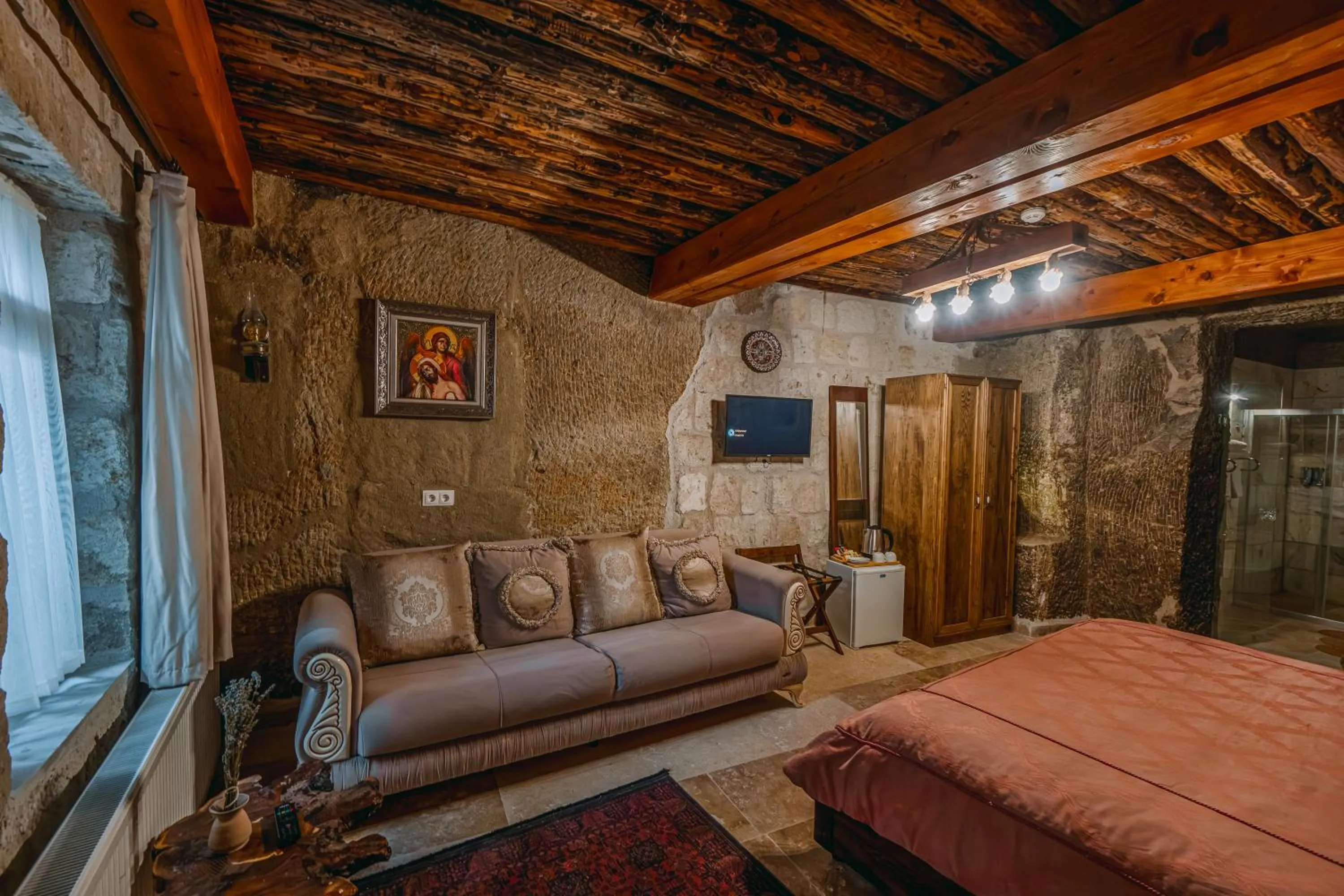 TV and multimedia, Bed in Belenus Cave House