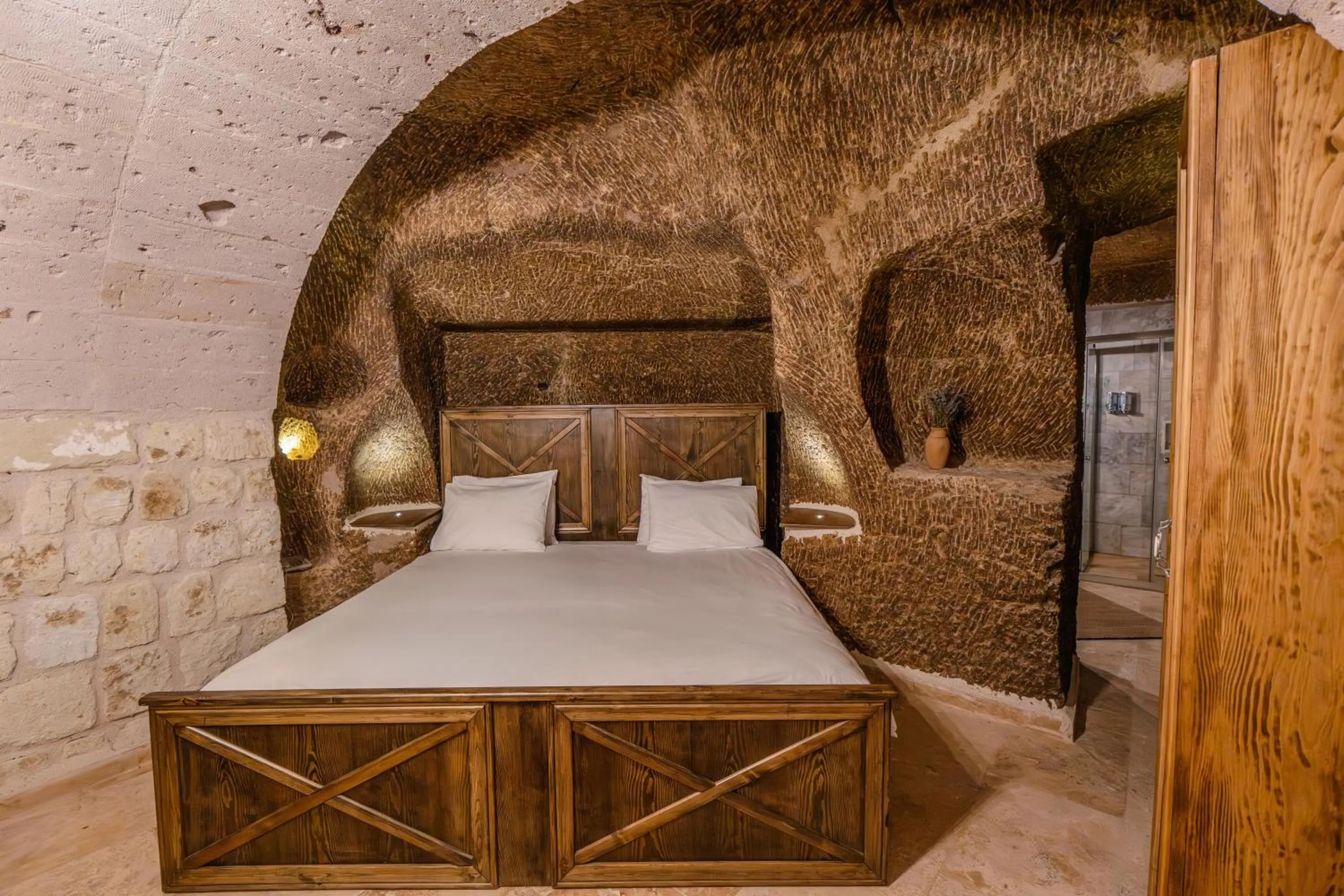 Bed in Belenus Cave House