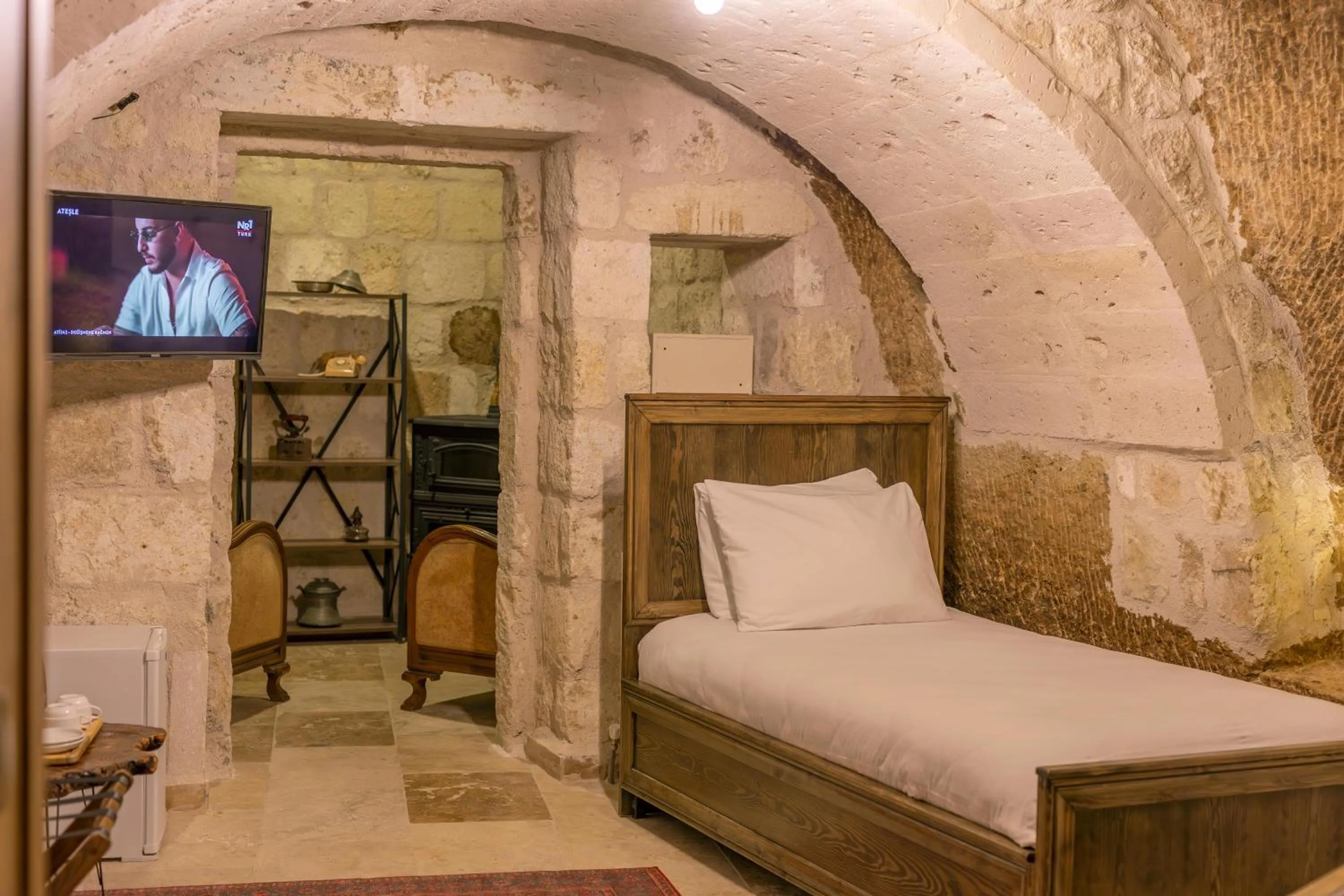Bed in Belenus Cave House