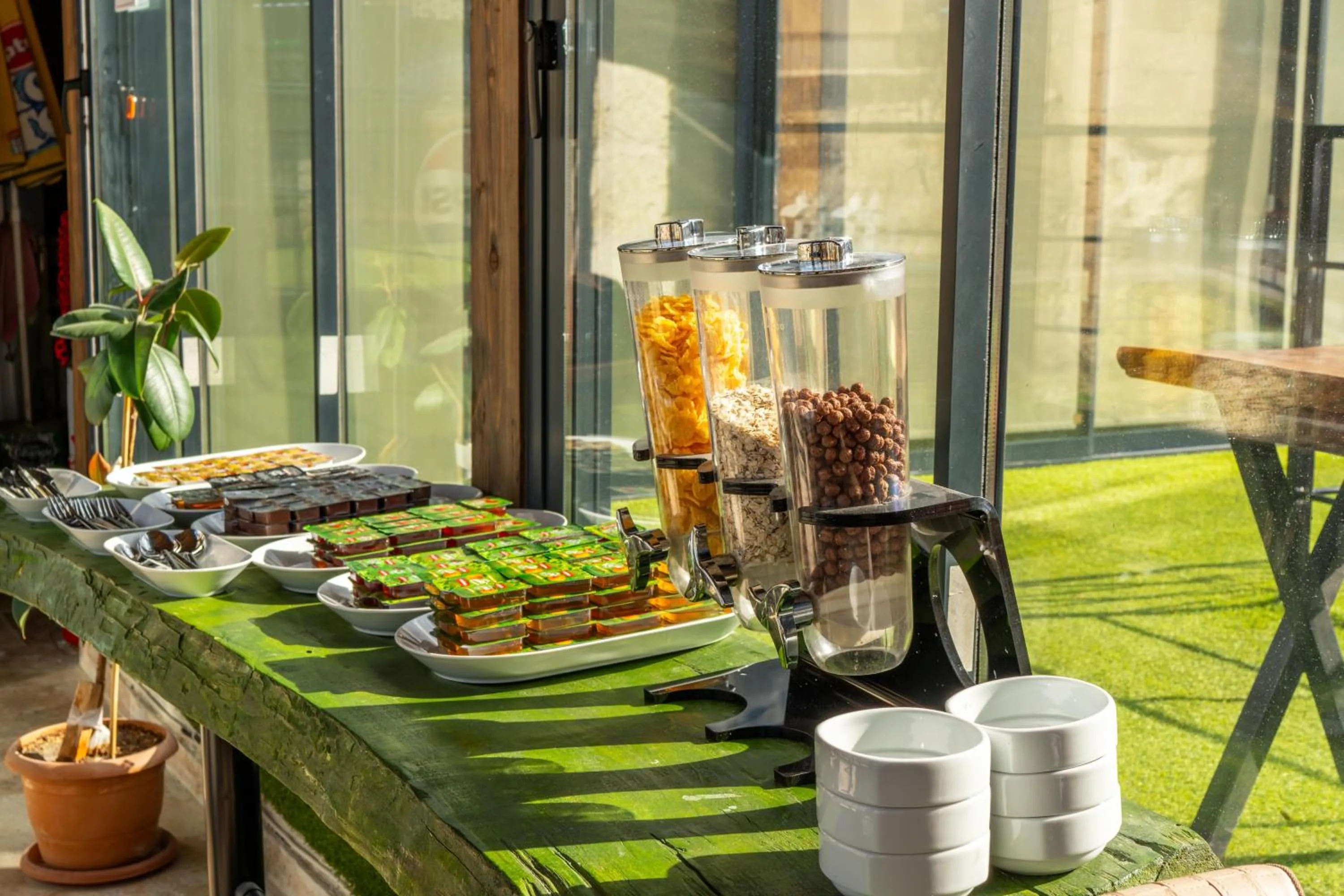 Buffet breakfast in Belenus Cave House