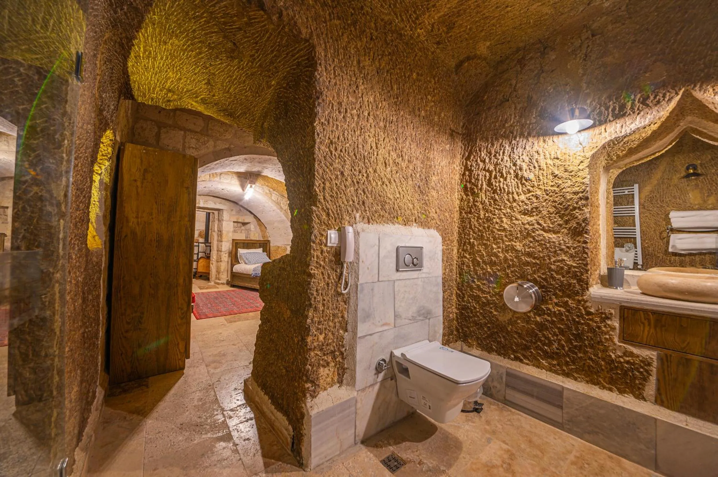 Toilet in Belenus Cave House
