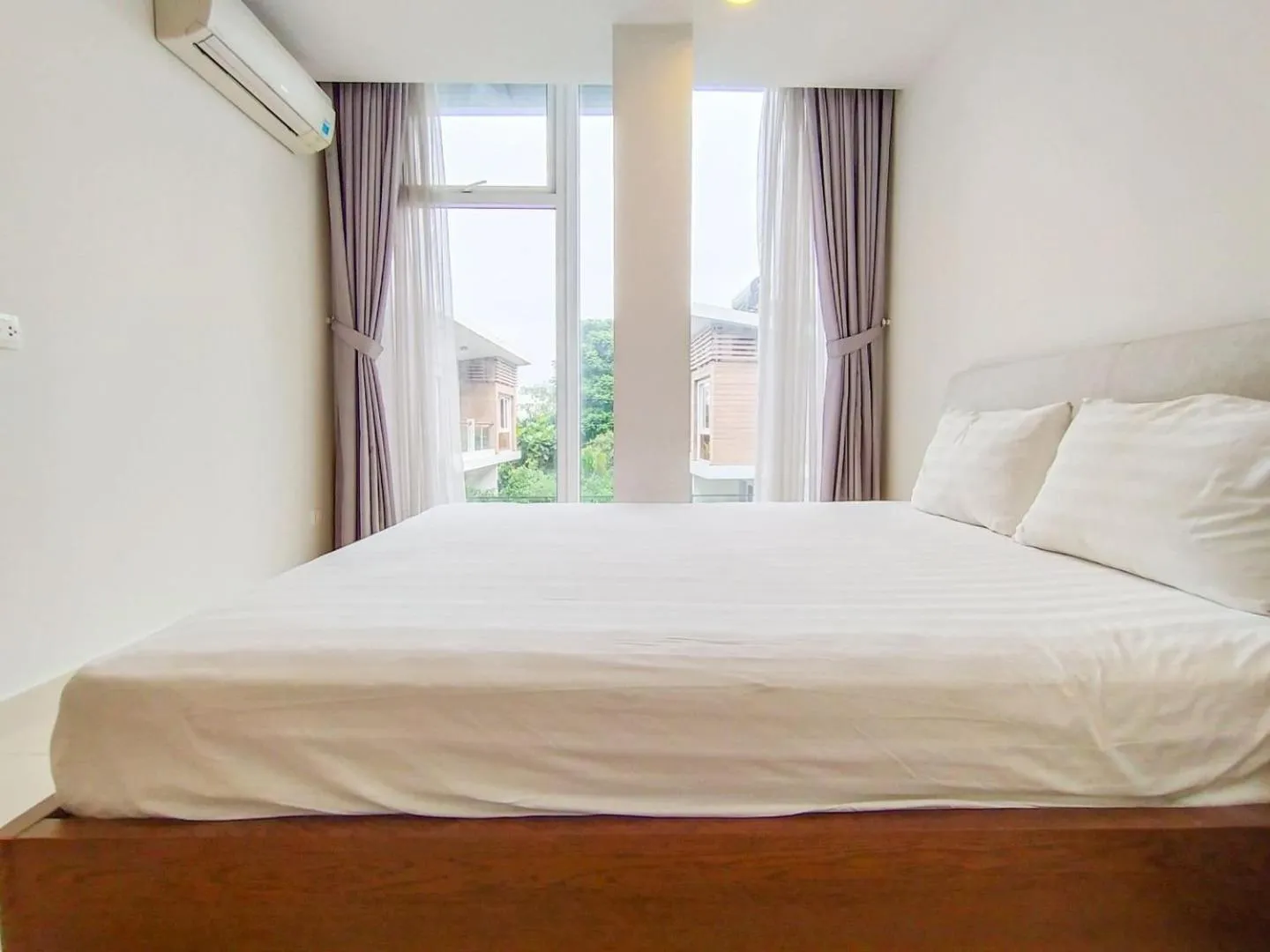 Bed in Glenwood Residences