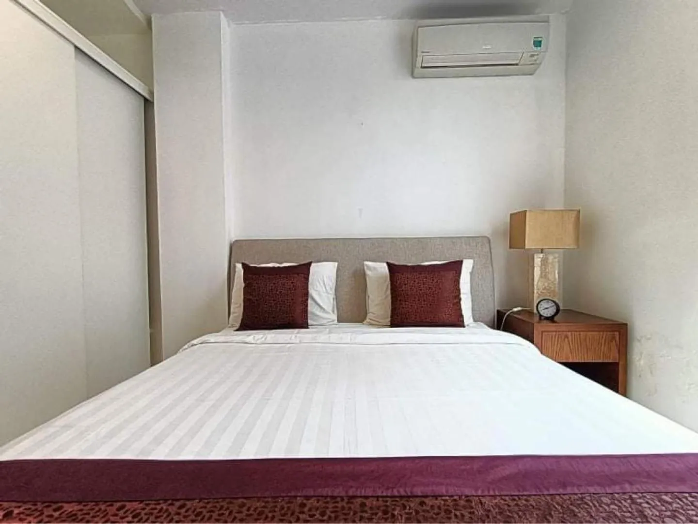 Bed in Glenwood Residences