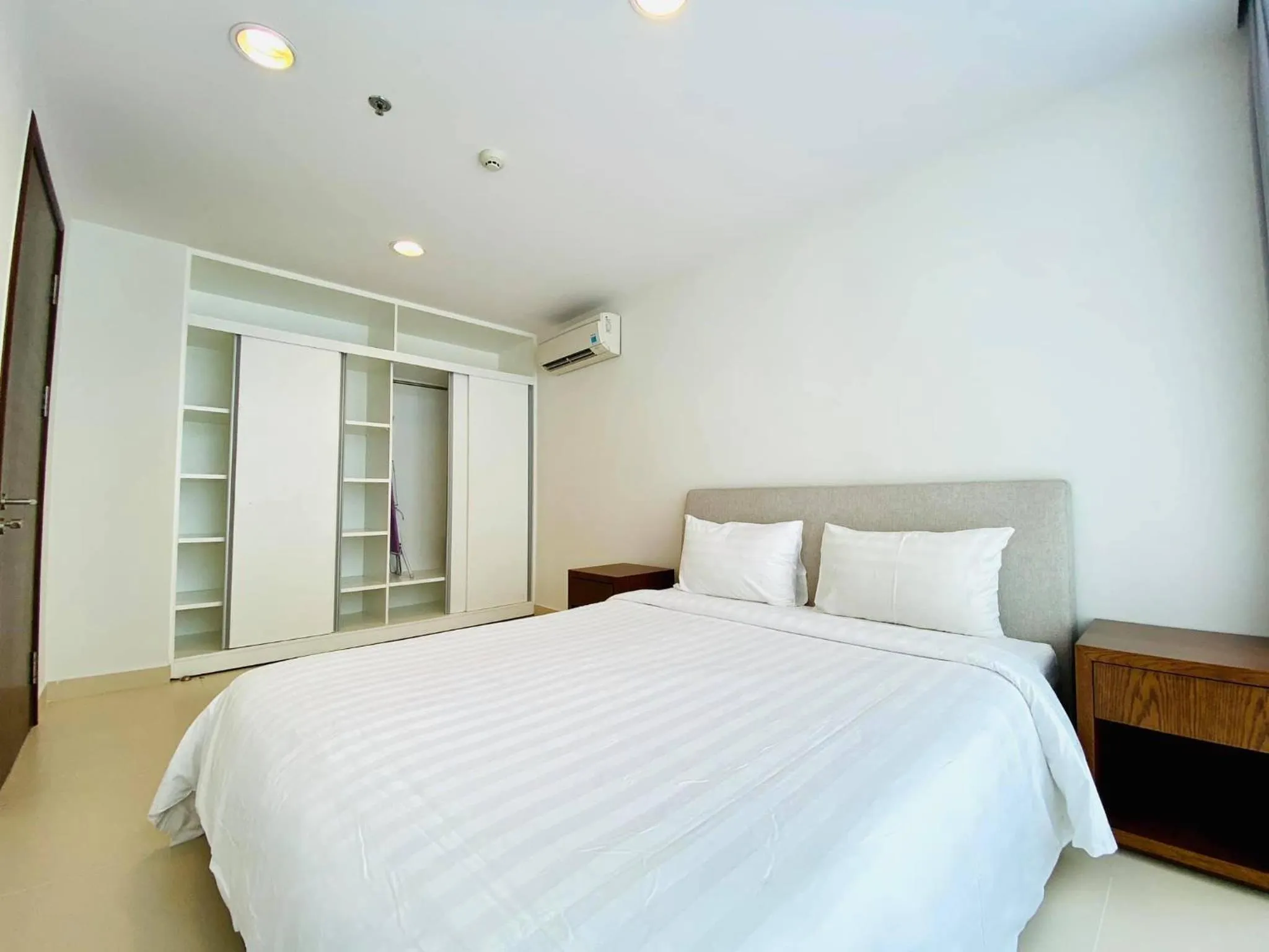 Bed in Glenwood Residences