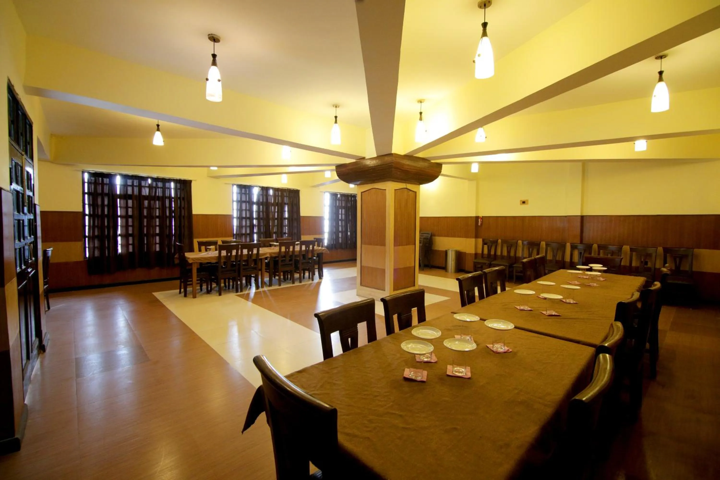 Business facilities, Restaurant/Places to Eat in Ashoka Naini Chalet