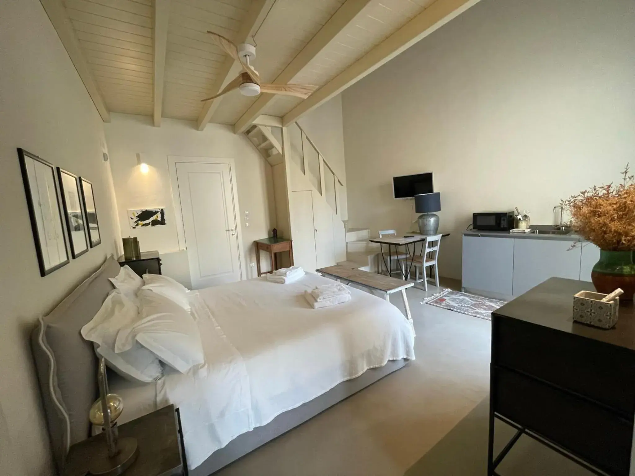 King Suite in LuLeccio King Suite in LuLeccio