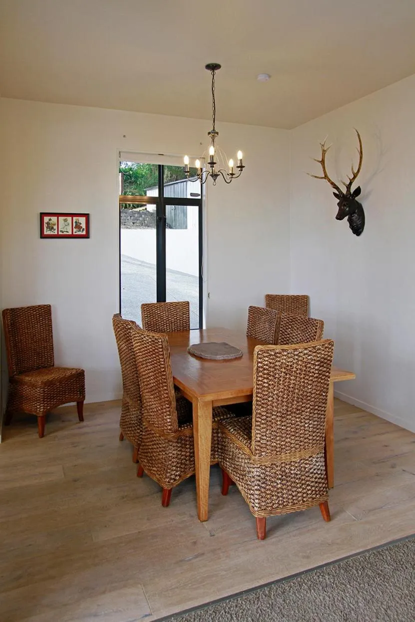 Dinner in Tahi Lodge - Matakana Coast