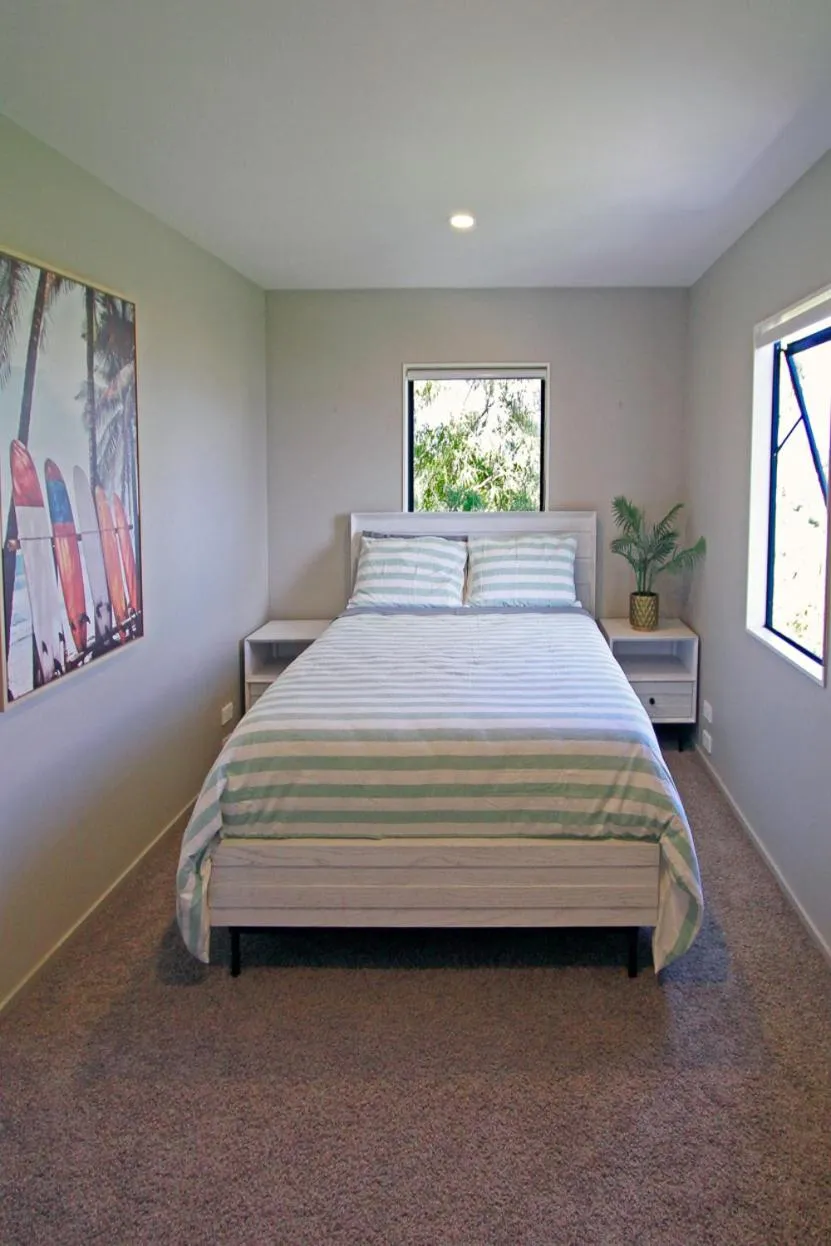 Bedroom, Bed in Tahi Lodge - Matakana Coast