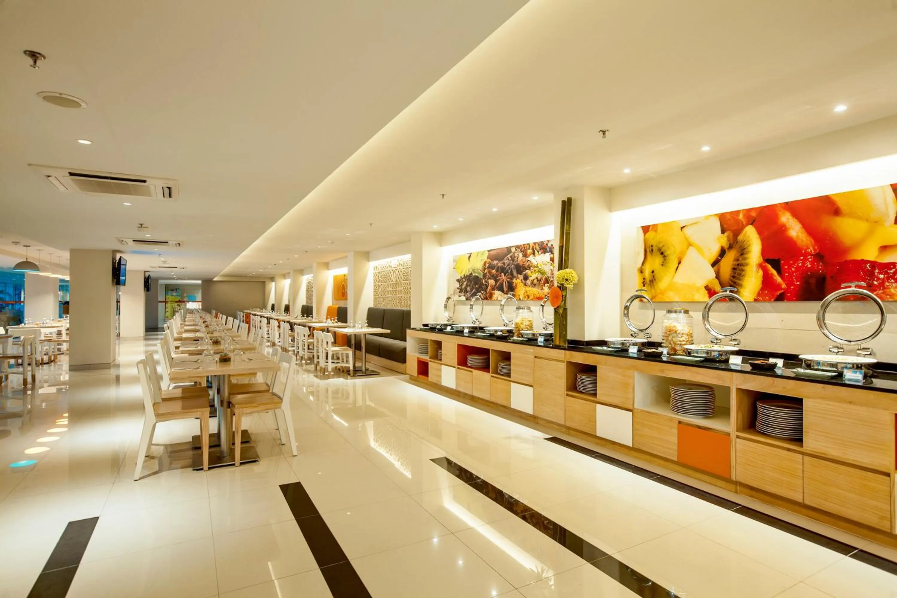 Restaurant/places to eat in HARRIS Hotel Seminyak