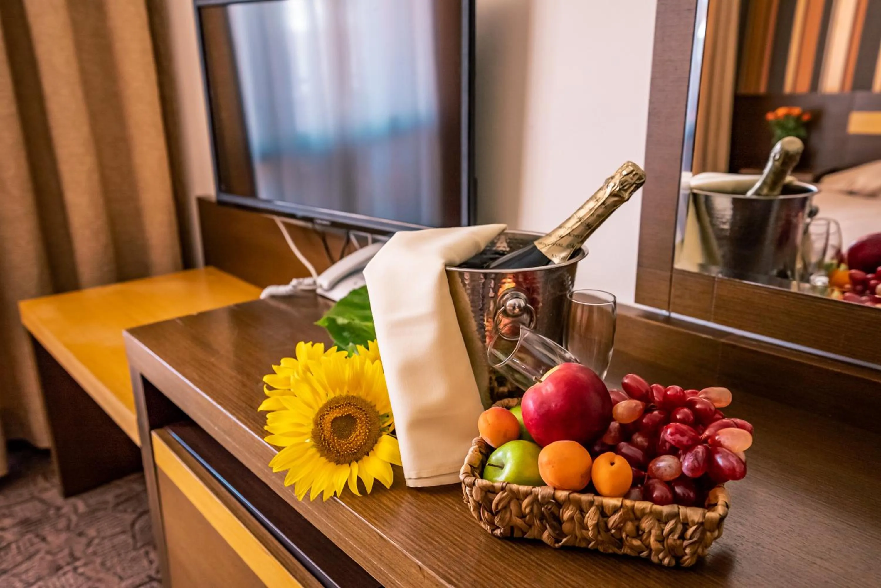 Food and drinks in Izola Paradise Hotel - All Inclusive