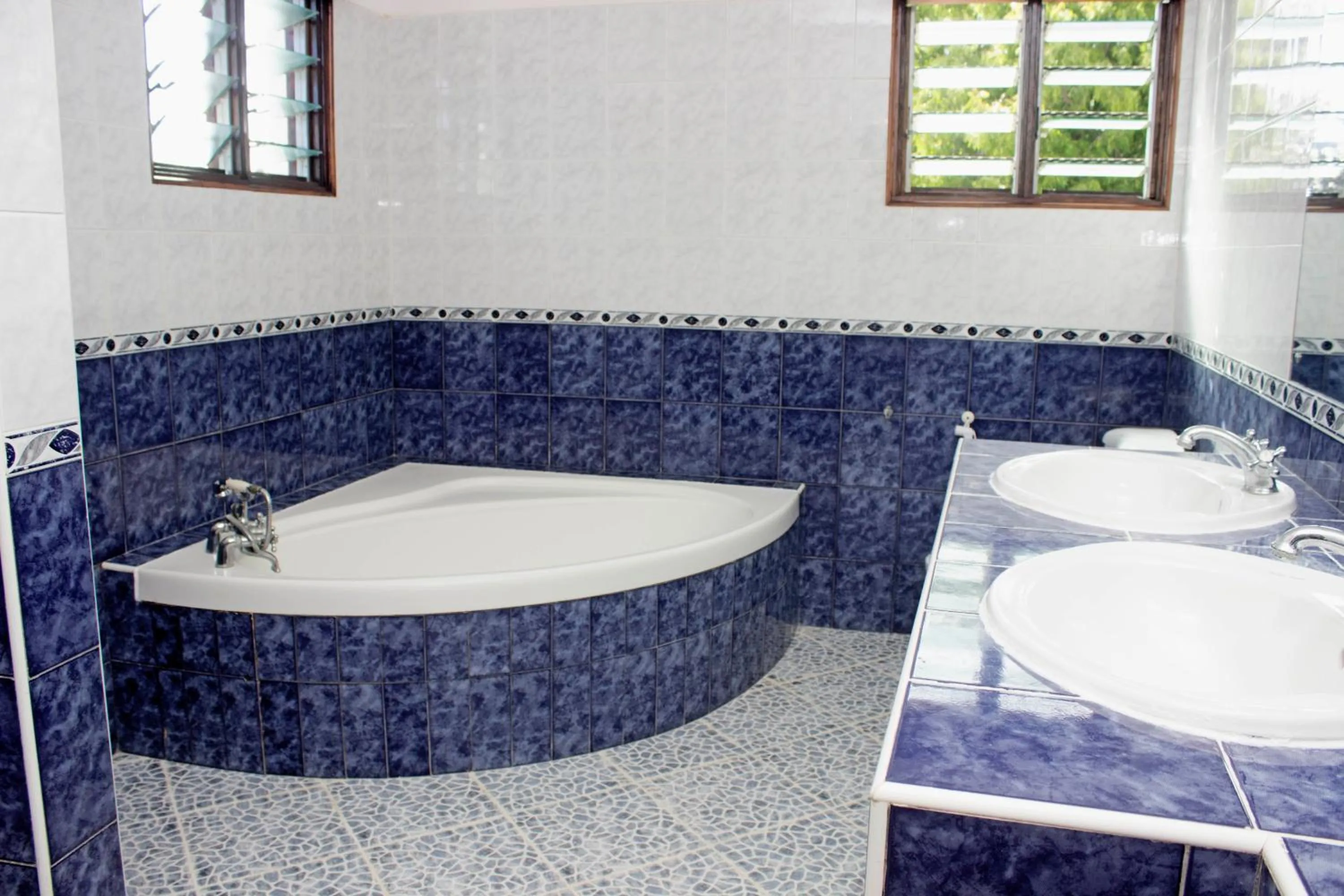 Shower in Tulia House Backpackers