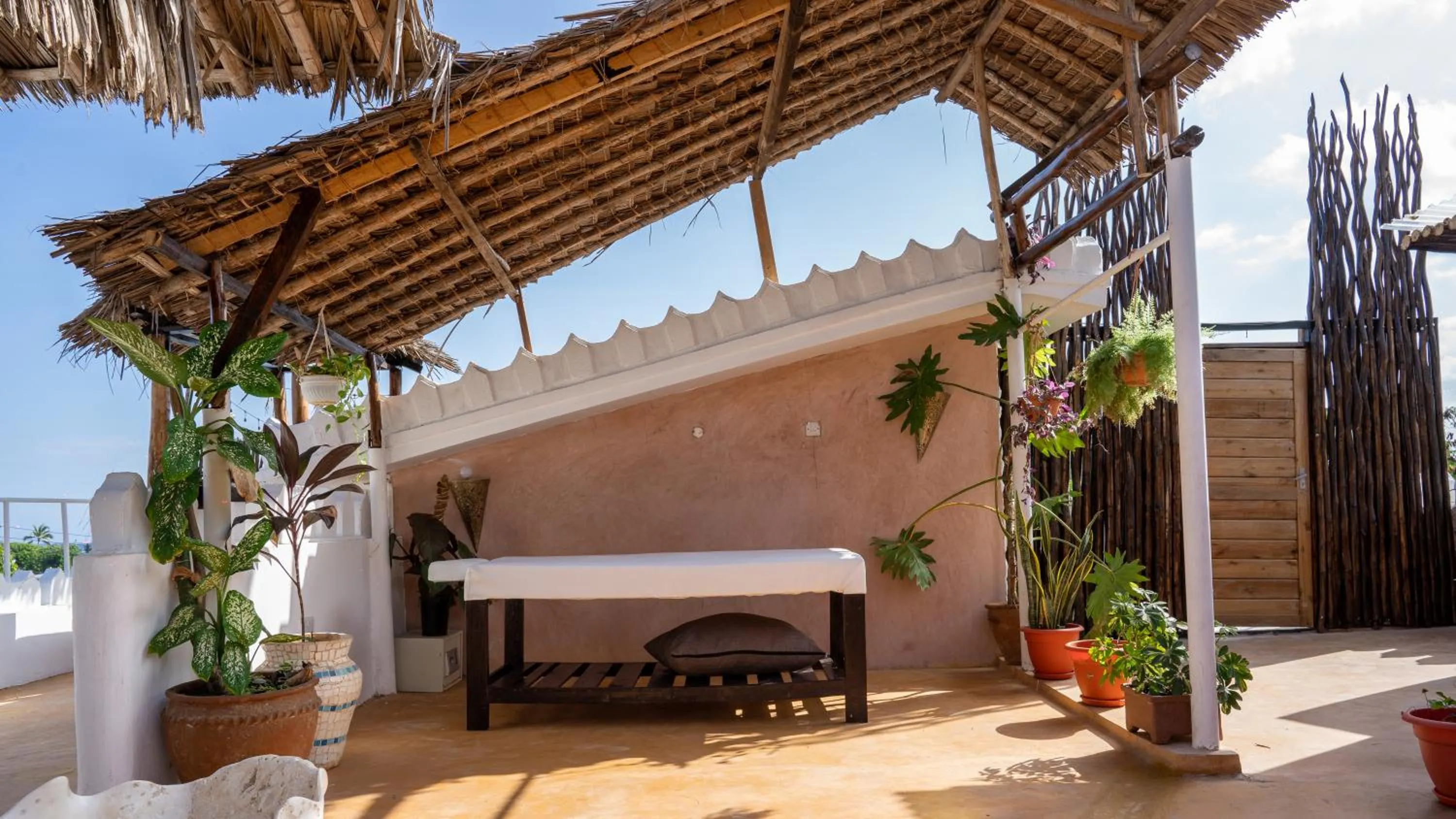 Property building in Tulia House Backpackers