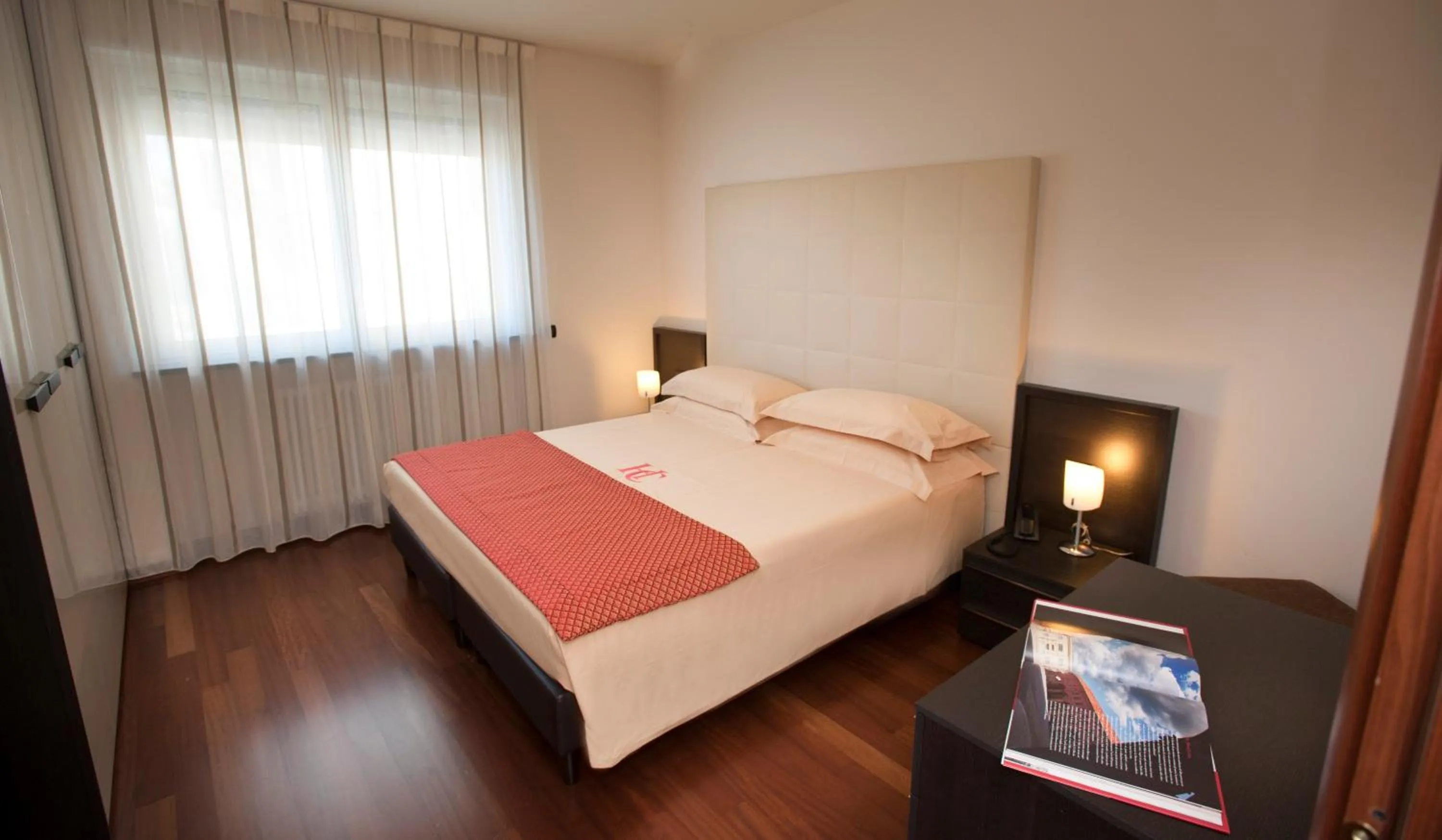 Photo of the whole room, Bed in Residence Calissano