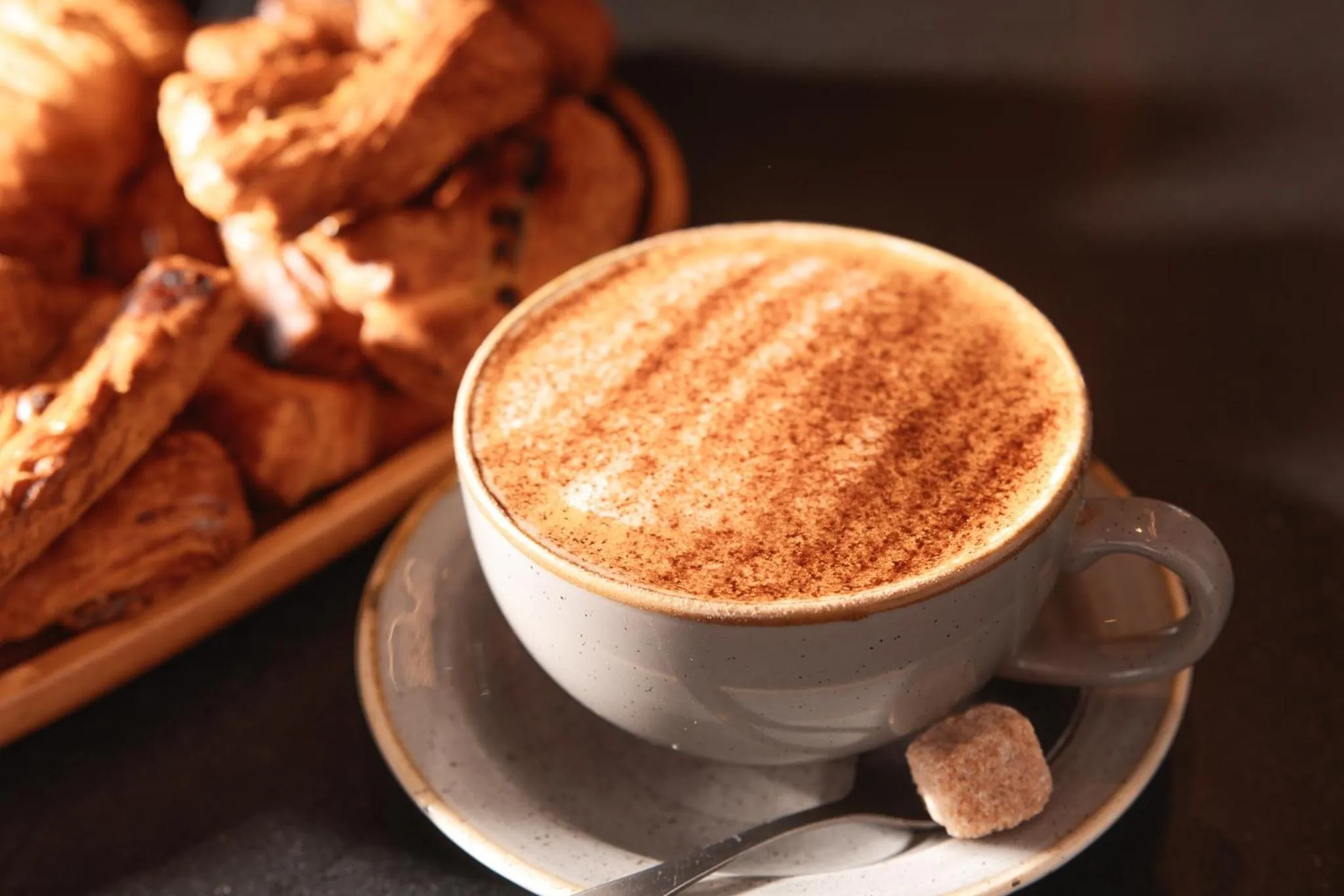 Coffee/tea facilities in BULL Burford