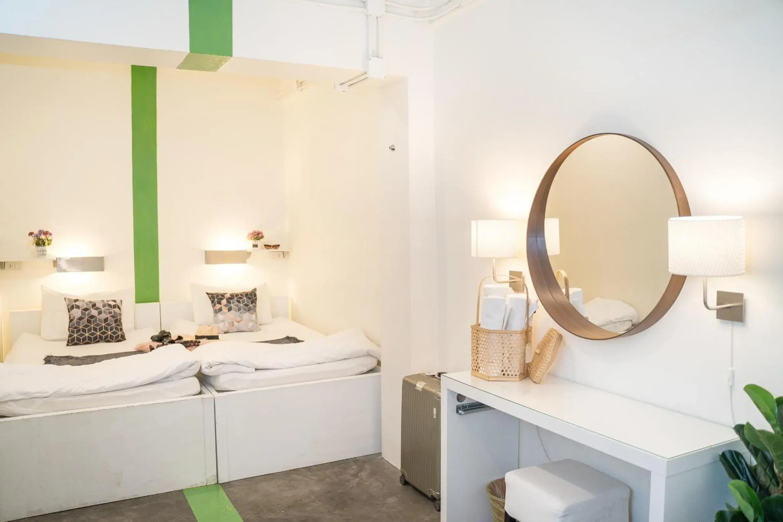 Triple Room with Shared Bathroom (3rd floor) in Qilombo Hostel Silom - HQ Triple Room with Shared Bathroom (3rd floor) in Qilombo Hostel Silom - HQ