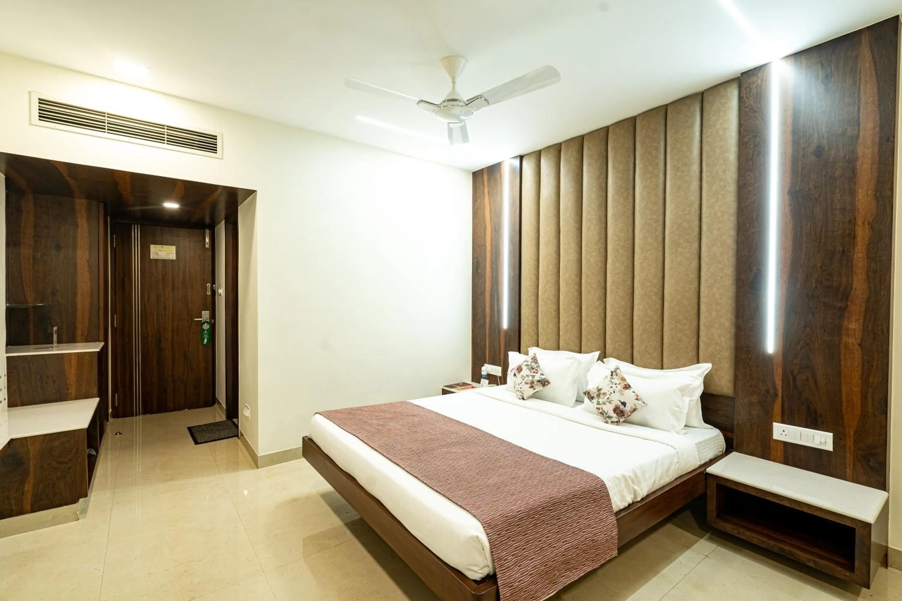 Bedroom, Bed in Hotel Celebration