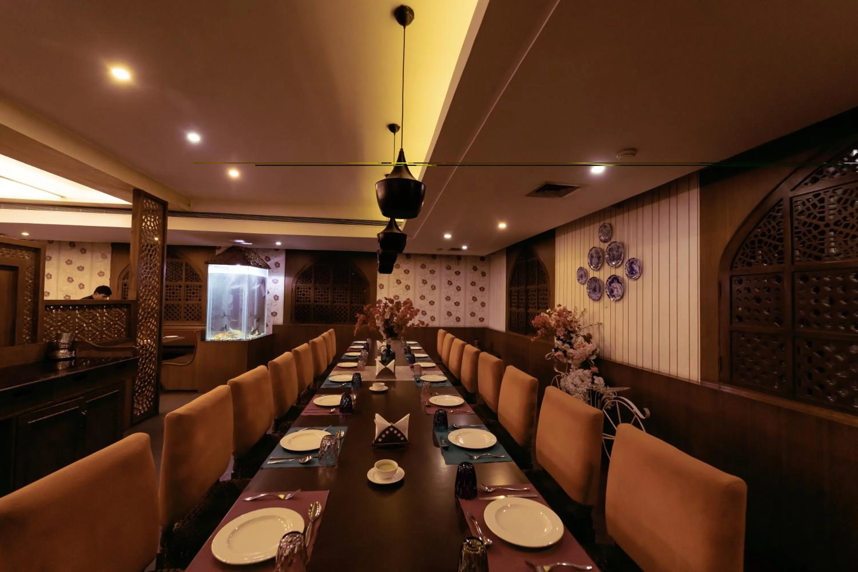 Restaurant/places to eat in Hotel Celebration