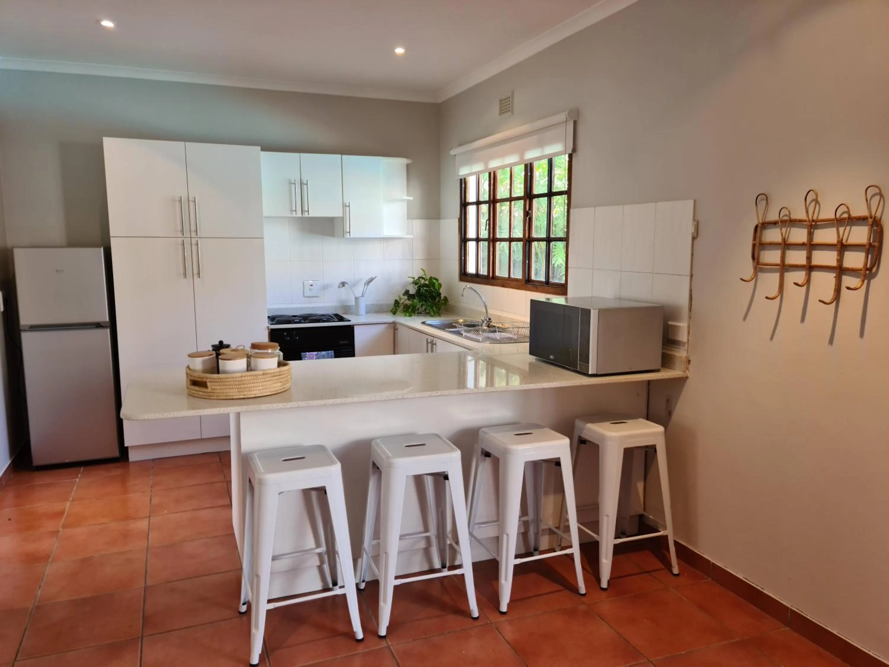 Kitchen or kitchenette in African Sands B&B