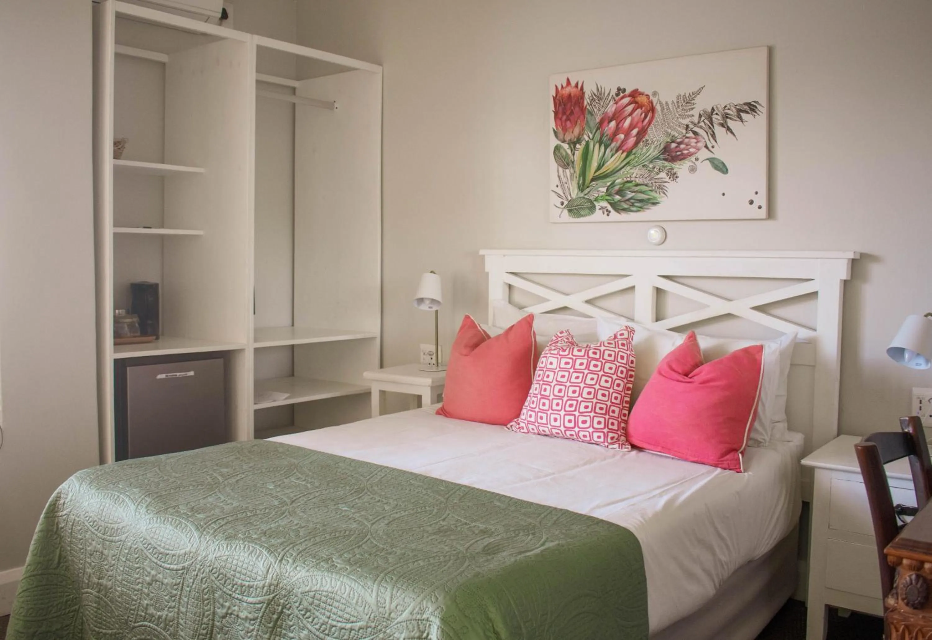 Bedroom, Bed in African Sands B&B