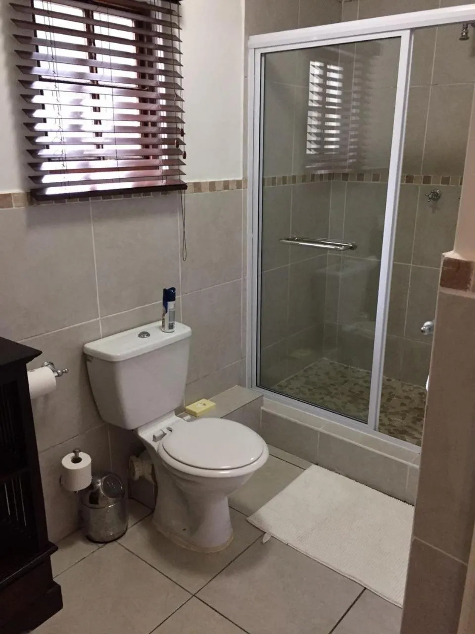 Bathroom in African Sands B&B