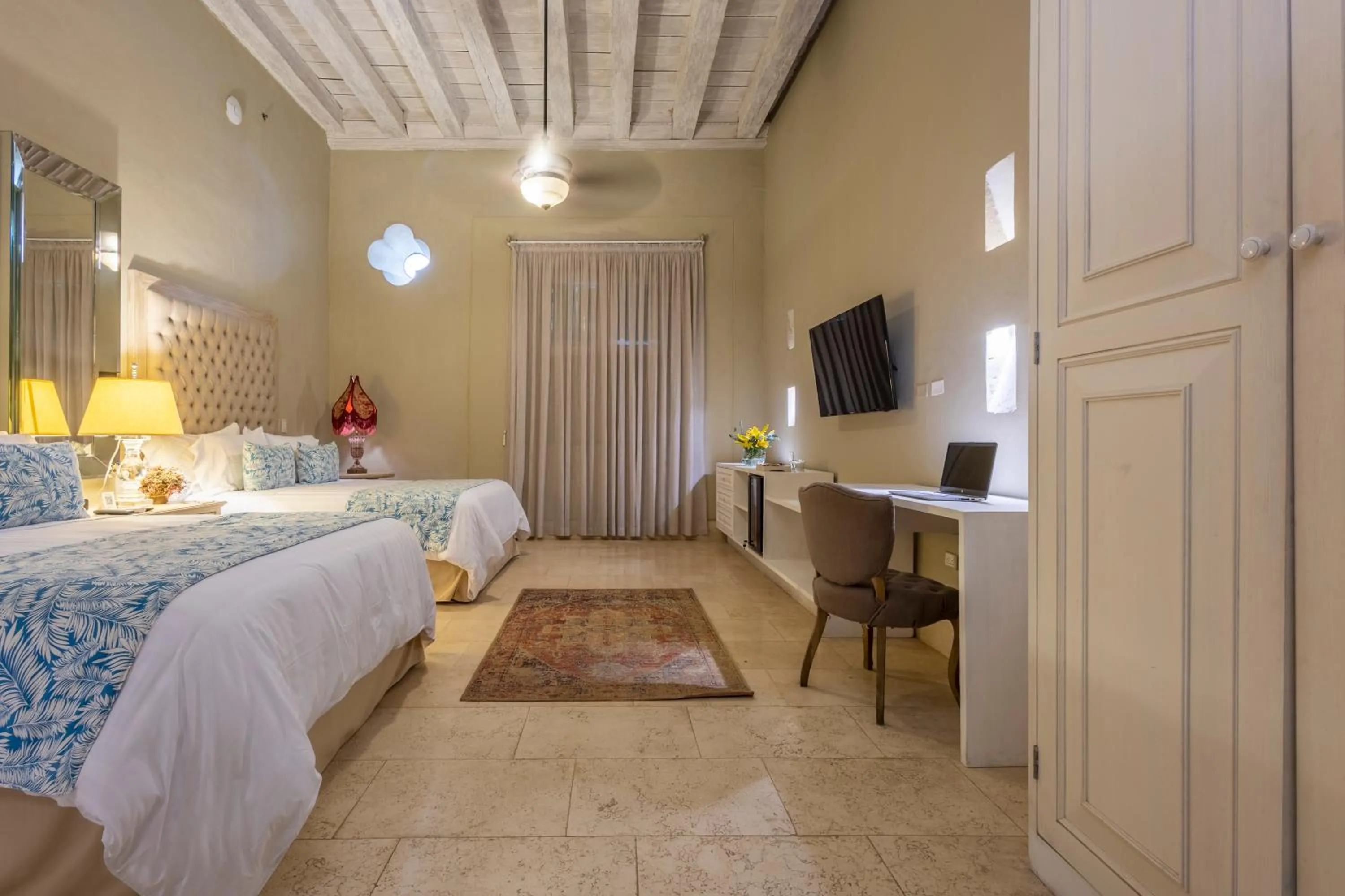 Property building, Bed in Hotel Casa del Gobernador