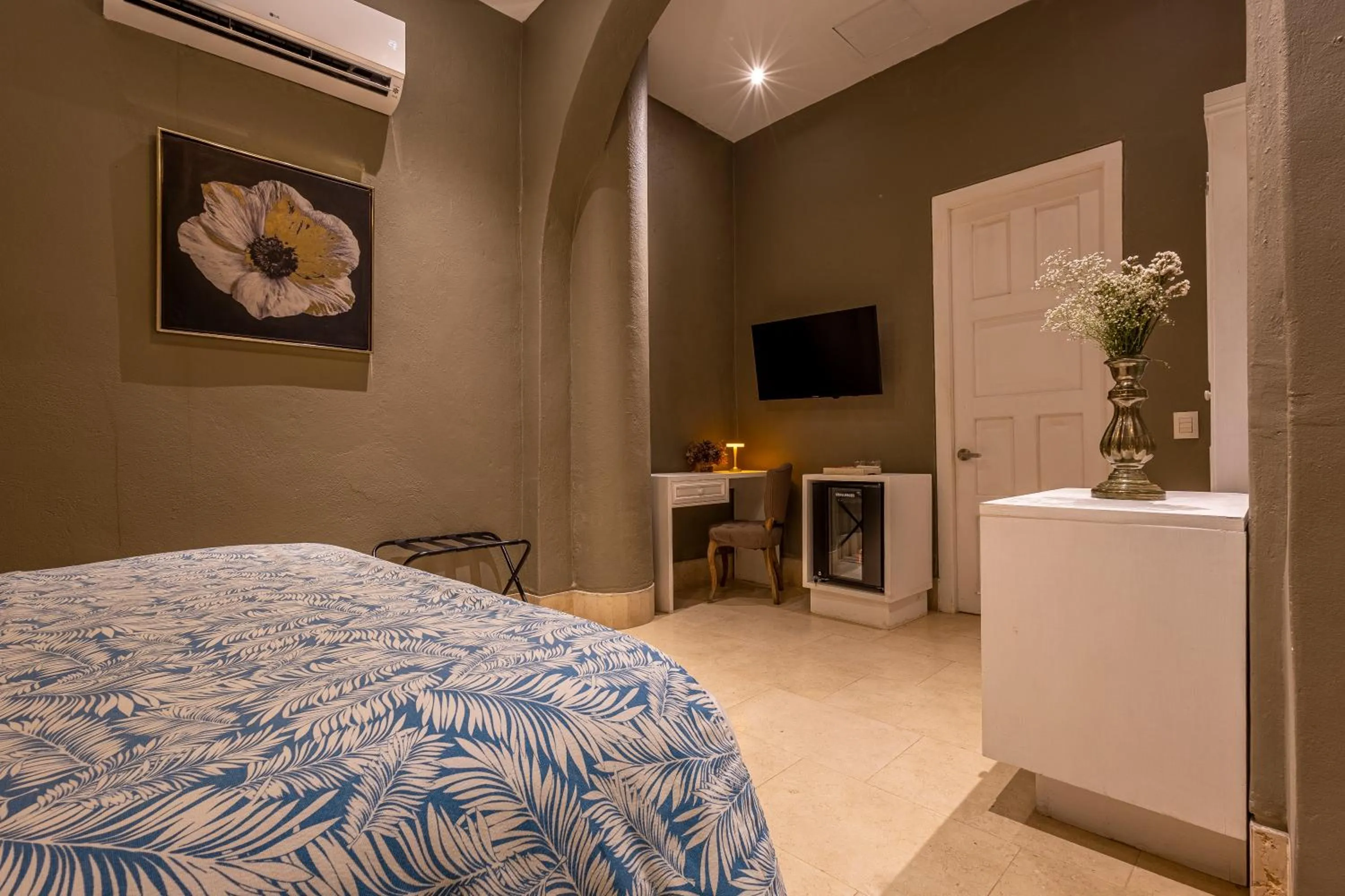 Property building, Bed in Hotel Casa del Gobernador