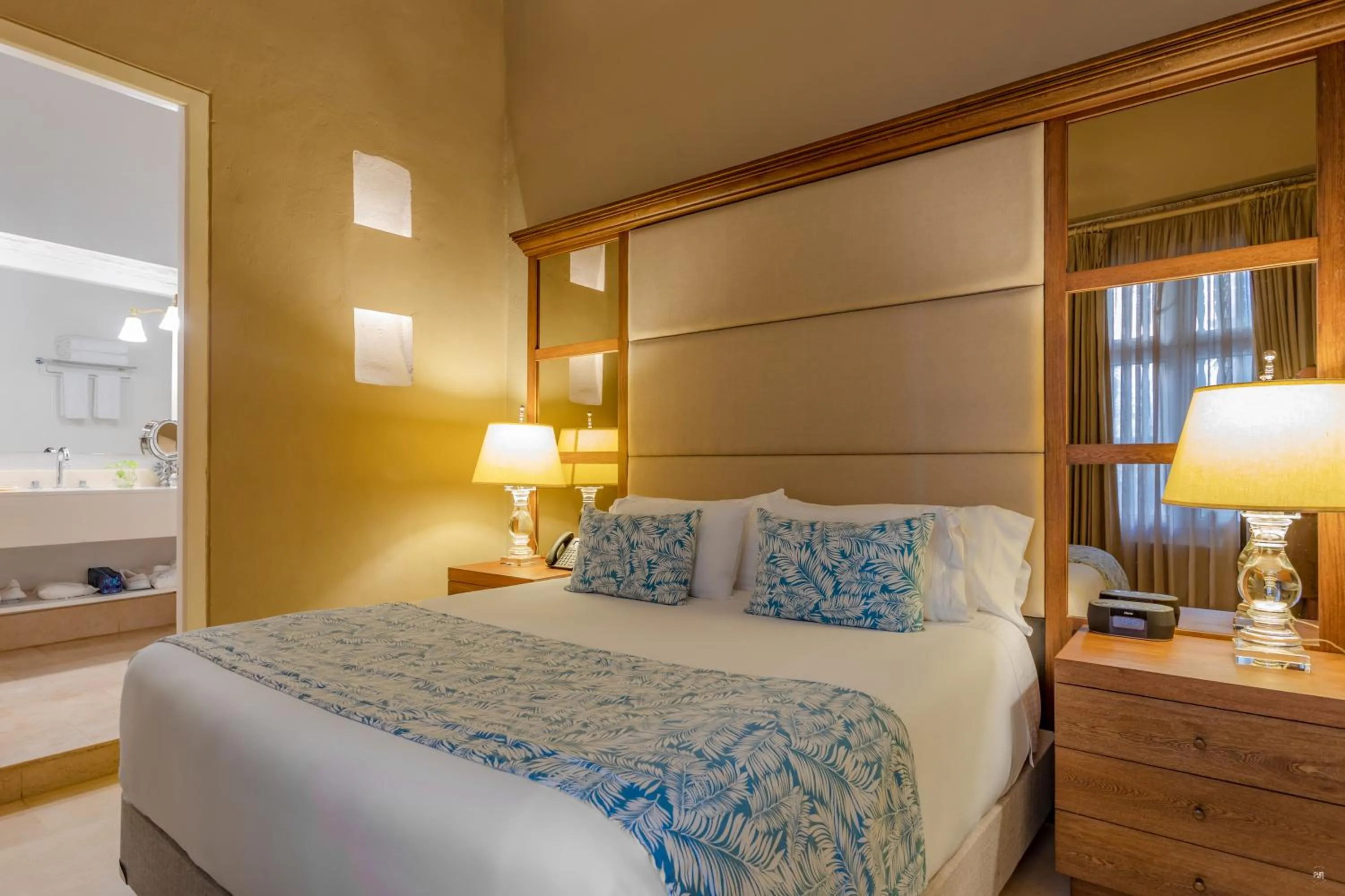 Property building, Bed in Hotel Casa del Gobernador