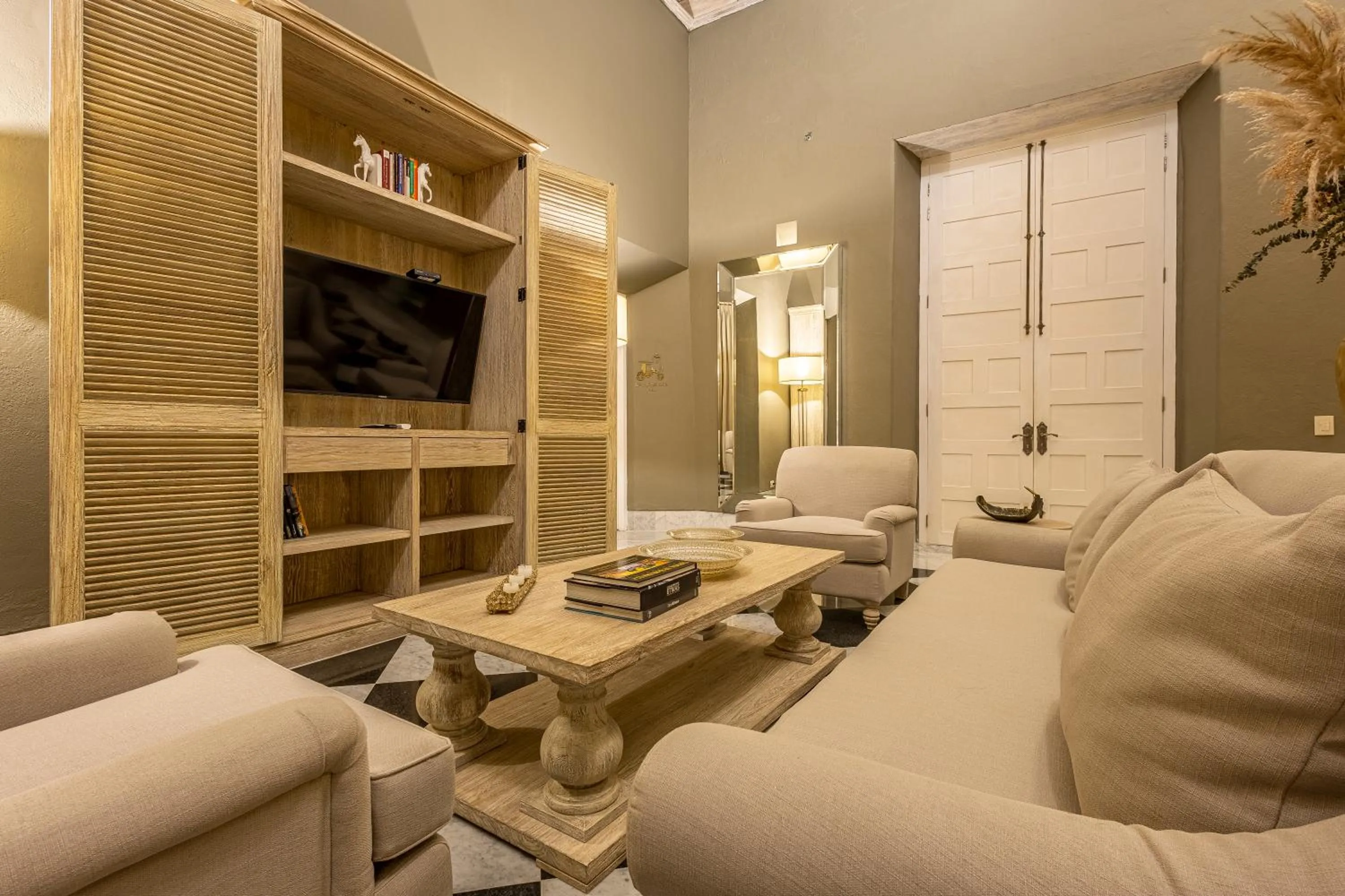 Communal lounge/ TV room in Hotel Casa del Gobernador