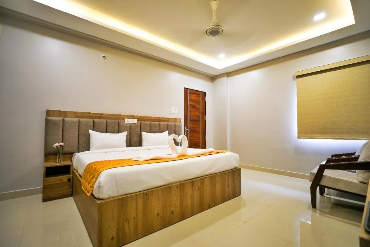 Bed in Hotel Ceasta, Beside US Consulate Hyderabad, Gachibowli