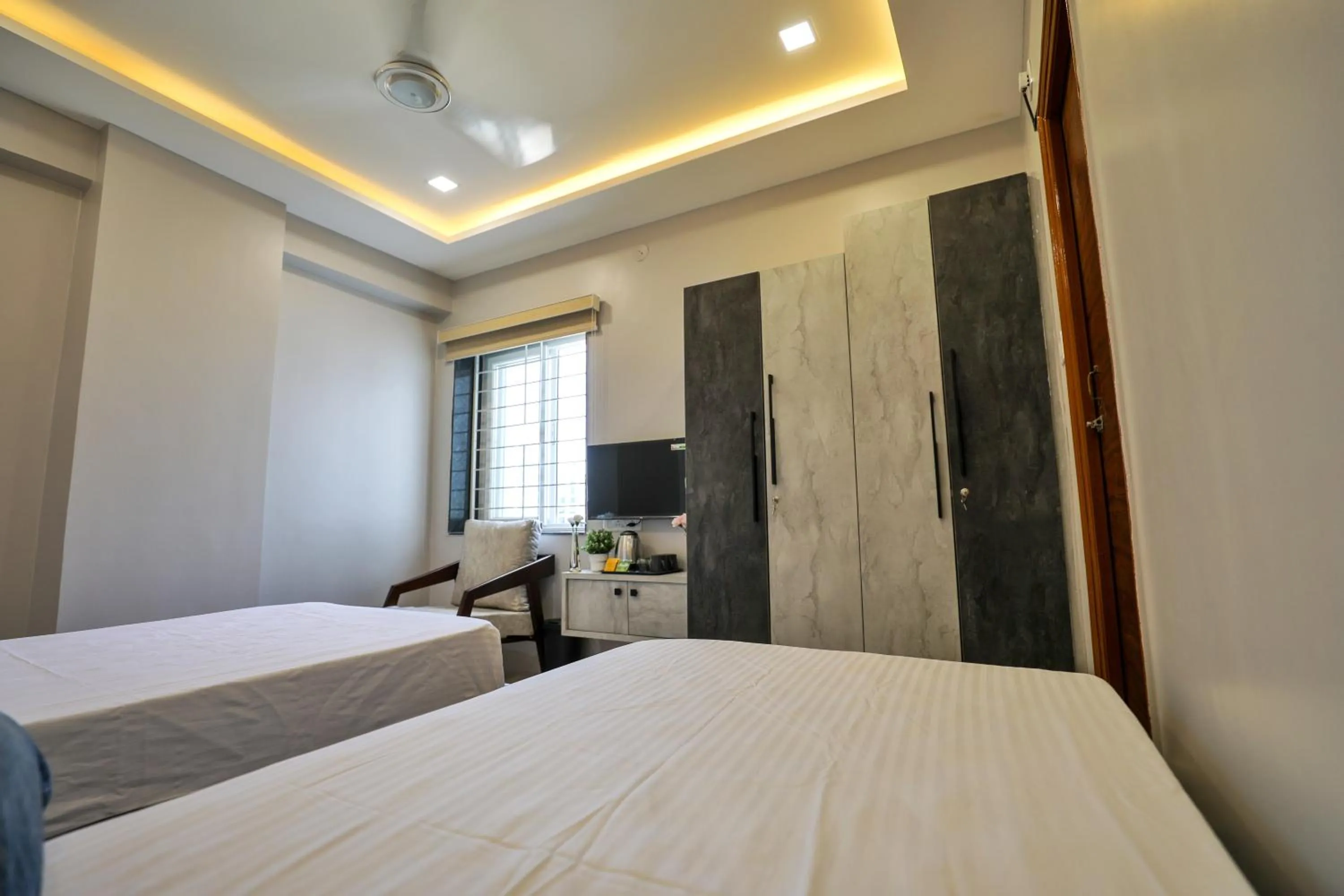 Bed in Hotel Ceasta, Beside US Consulate Hyderabad, Gachibowli