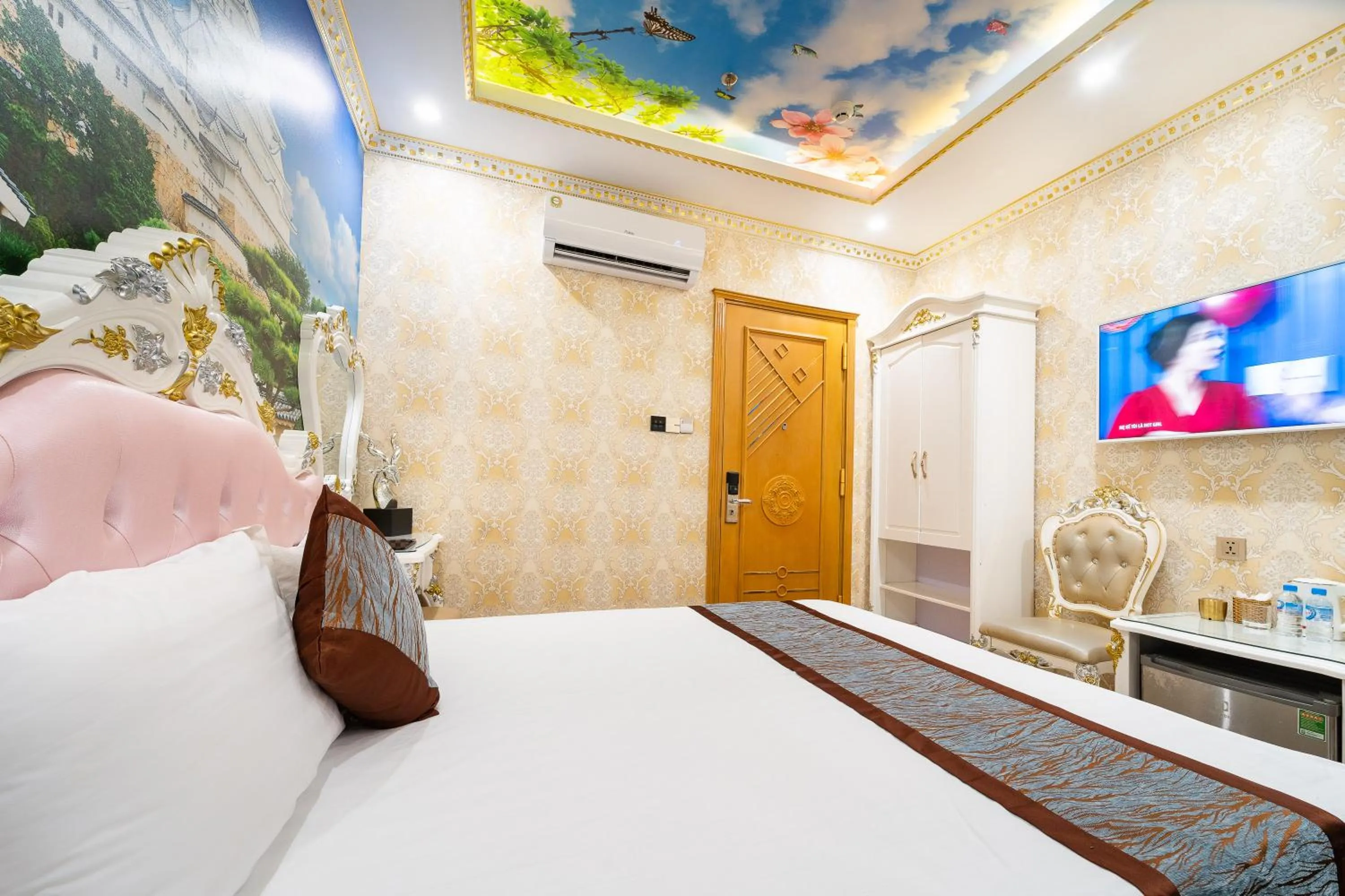 Bedroom, Bed in Townhouse District 10 Near Children Hospital 1 Formerly Cuong Thanh 3 Hotel