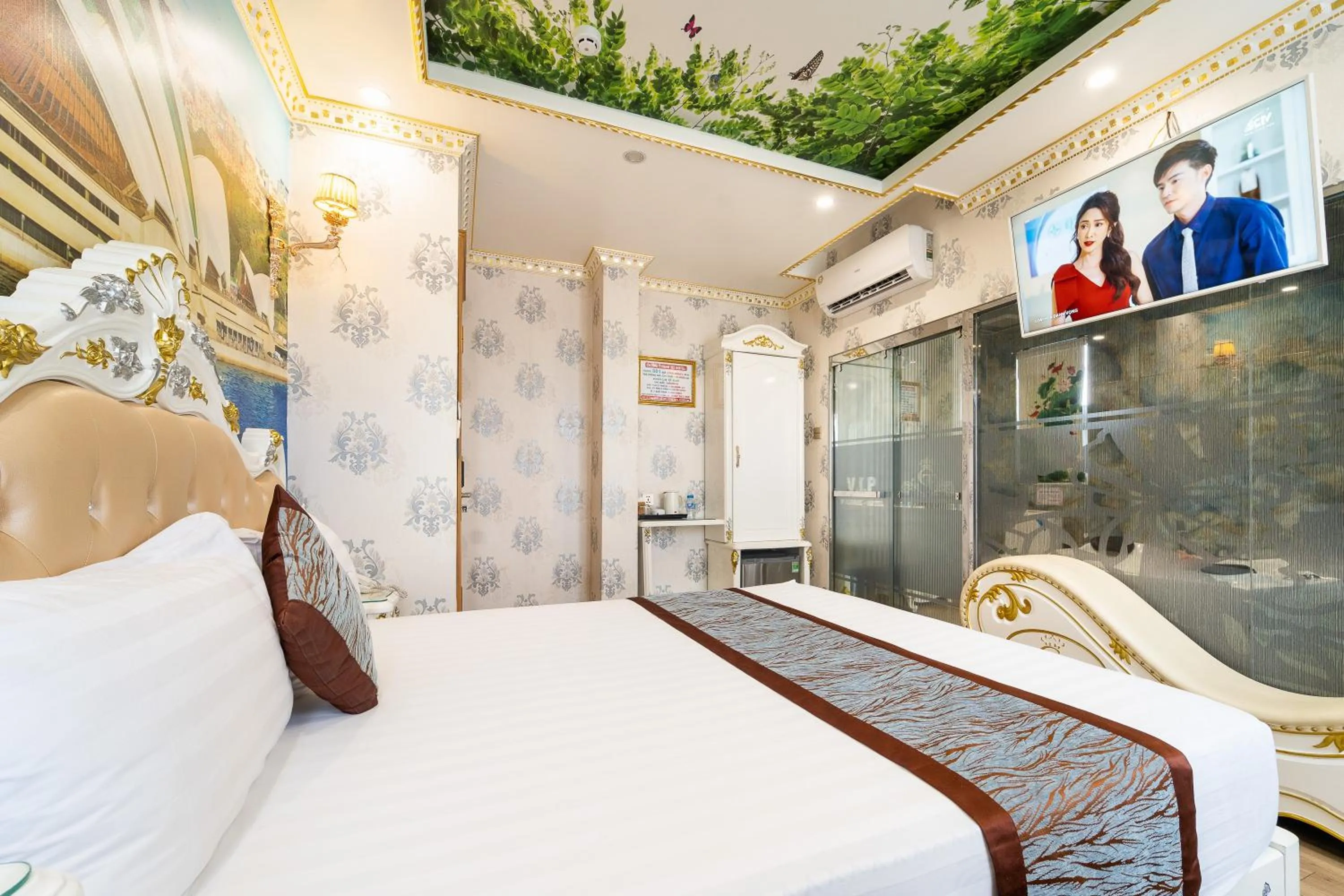Bedroom, Bed in Townhouse District 10 Near Children Hospital 1 Formerly Cuong Thanh 3 Hotel