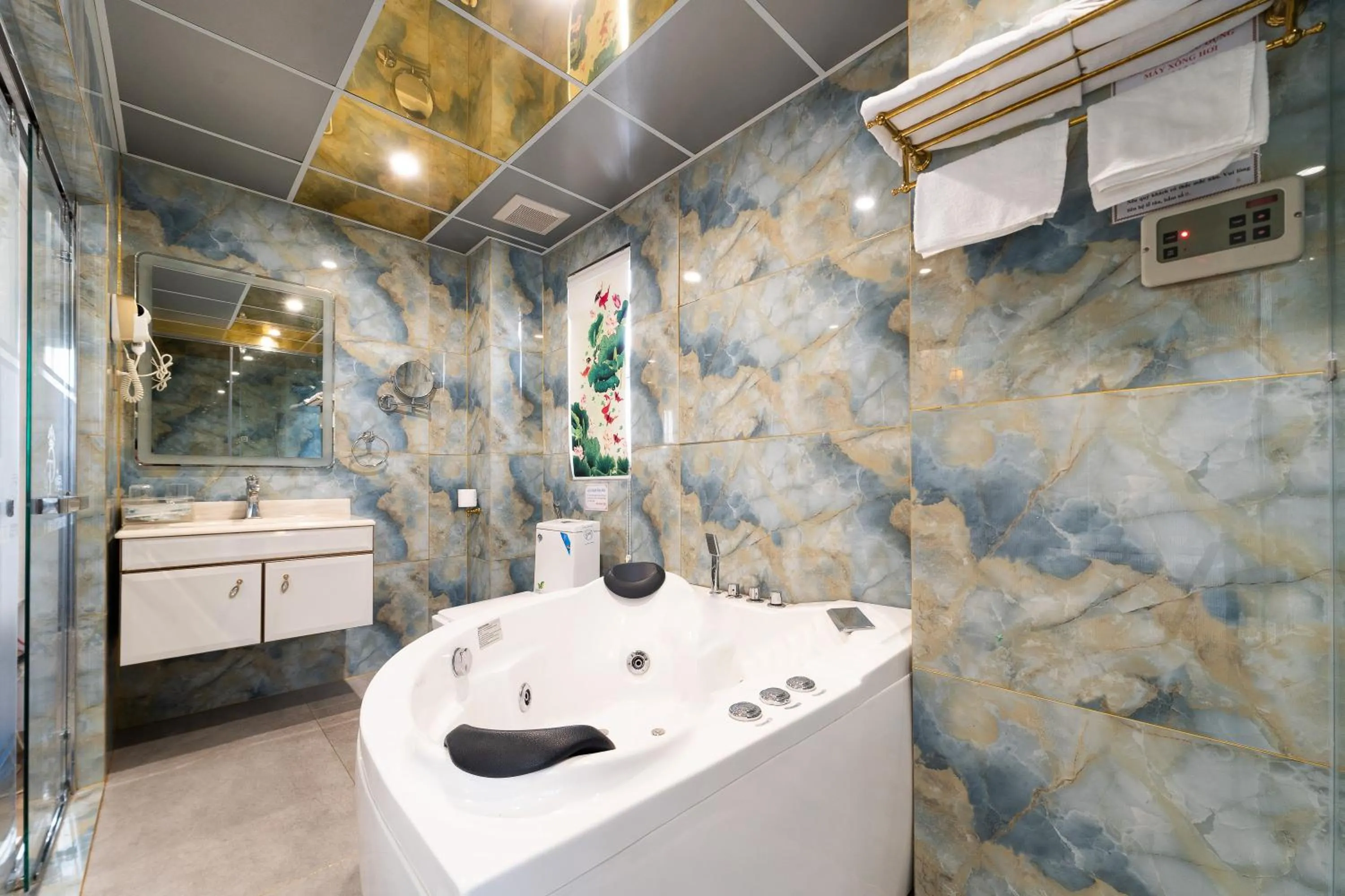 Bathroom in Townhouse District 10 Near Children Hospital 1 Formerly Cuong Thanh 3 Hotel