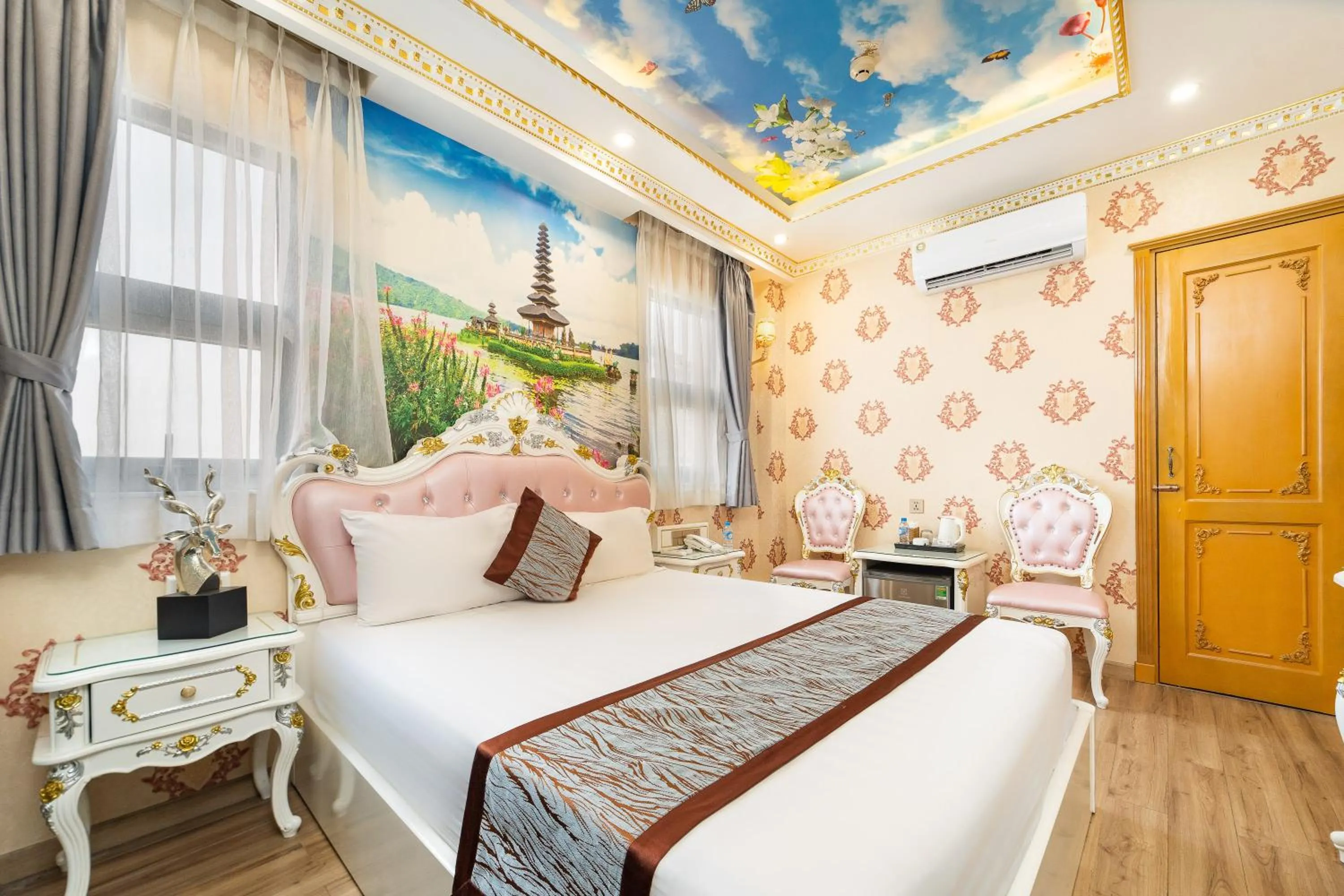 Bedroom, Bed in Townhouse District 10 Near Children Hospital 1 Formerly Cuong Thanh 3 Hotel