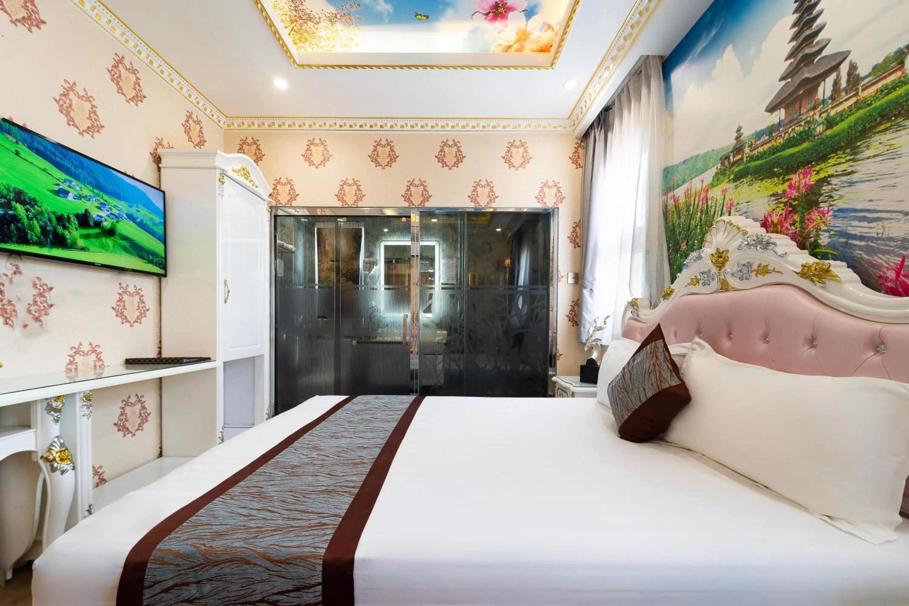 Bedroom, Bed in Townhouse District 10 Near Children Hospital 1 Formerly Cuong Thanh 3 Hotel