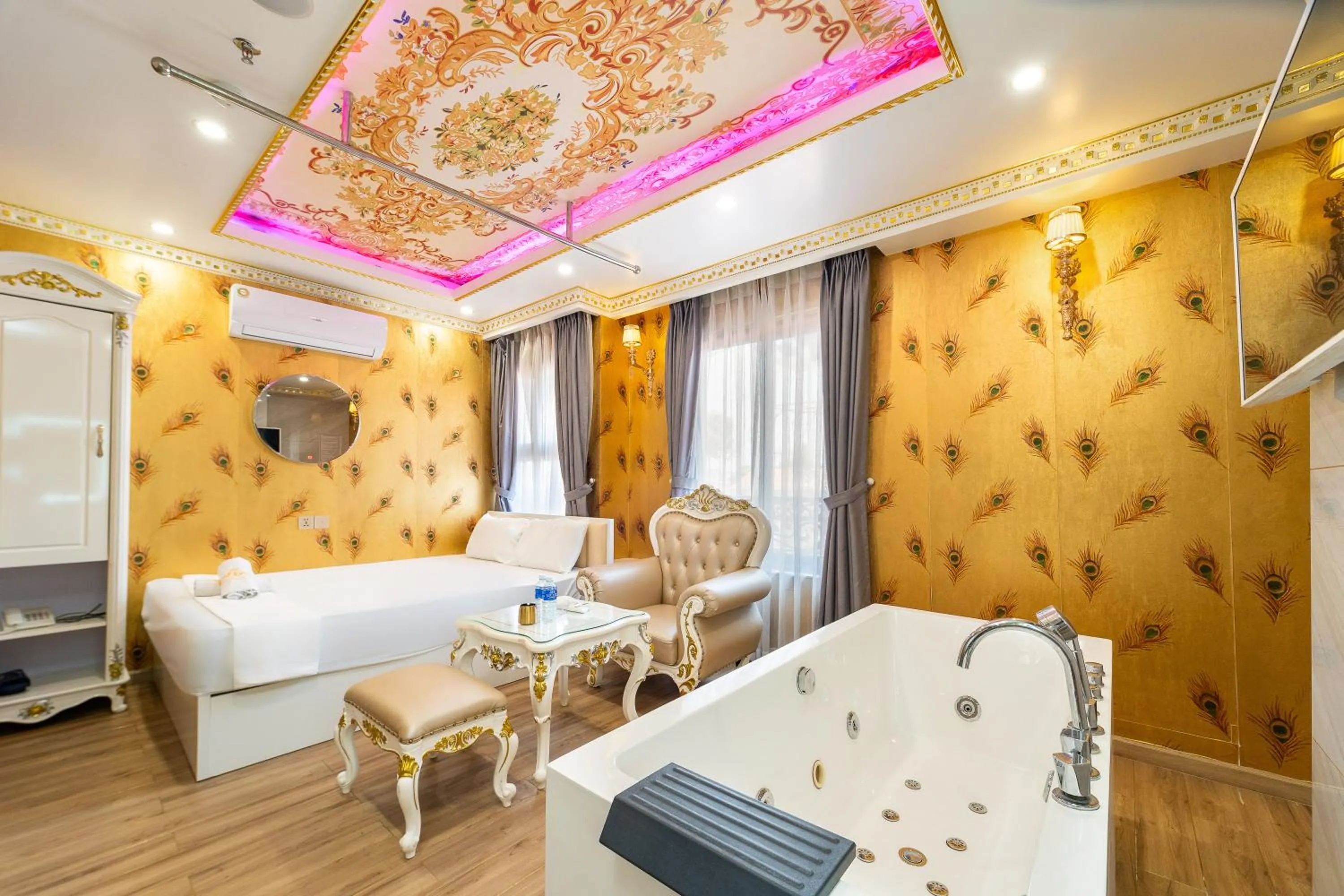 Shower, Bed in Townhouse District 10 Near Children Hospital 1 Formerly Cuong Thanh 3 Hotel