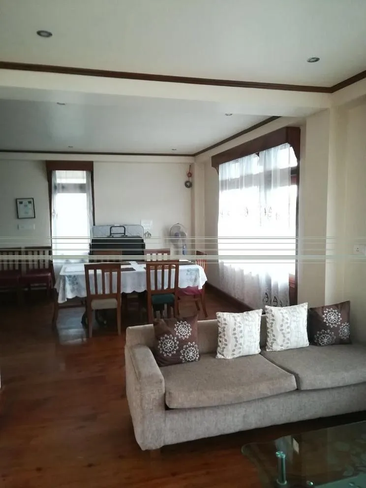 Cafe Shillong Bed and Breakfast