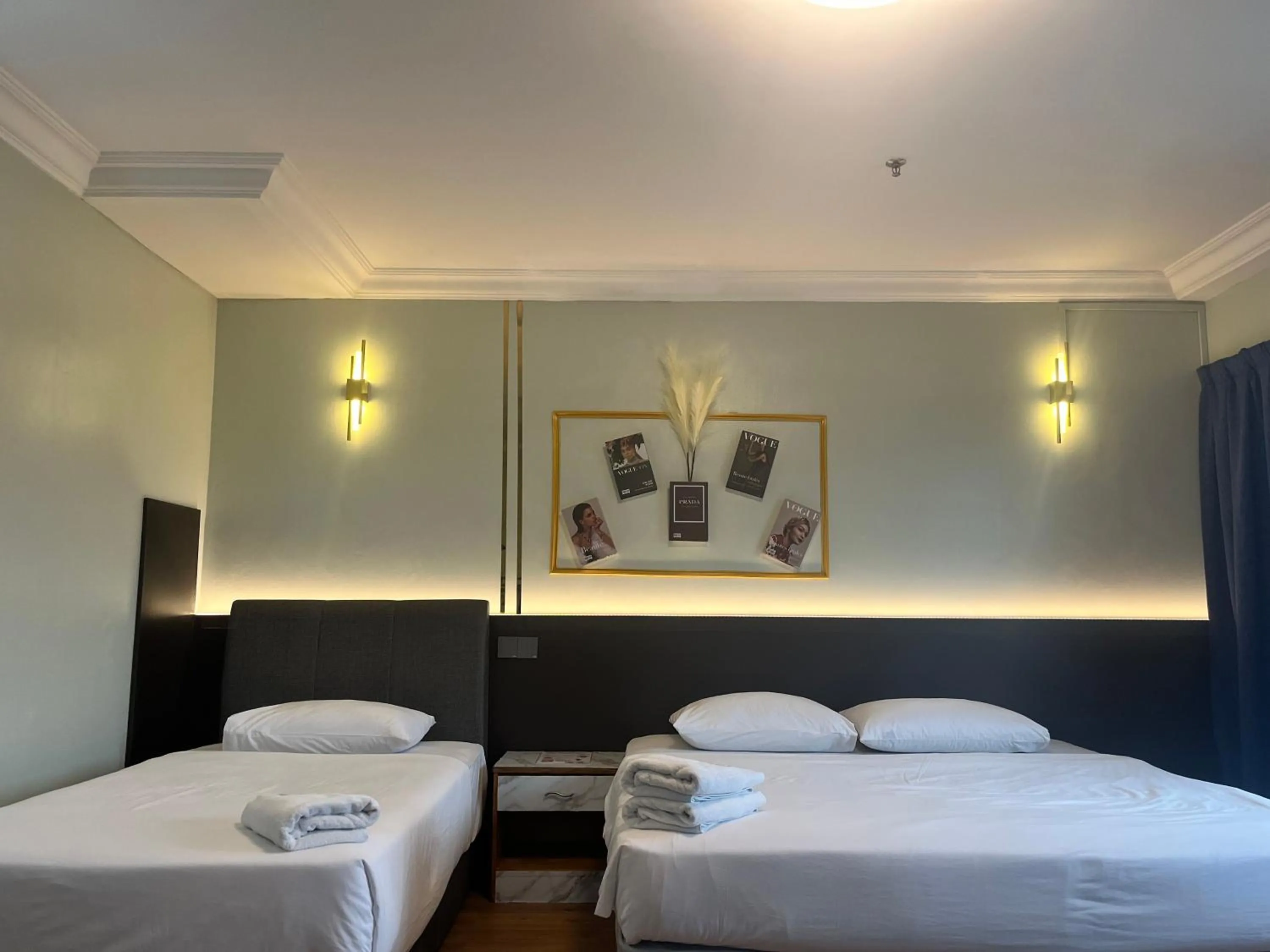 Photo of the whole room, Bed in Fair Park Premier