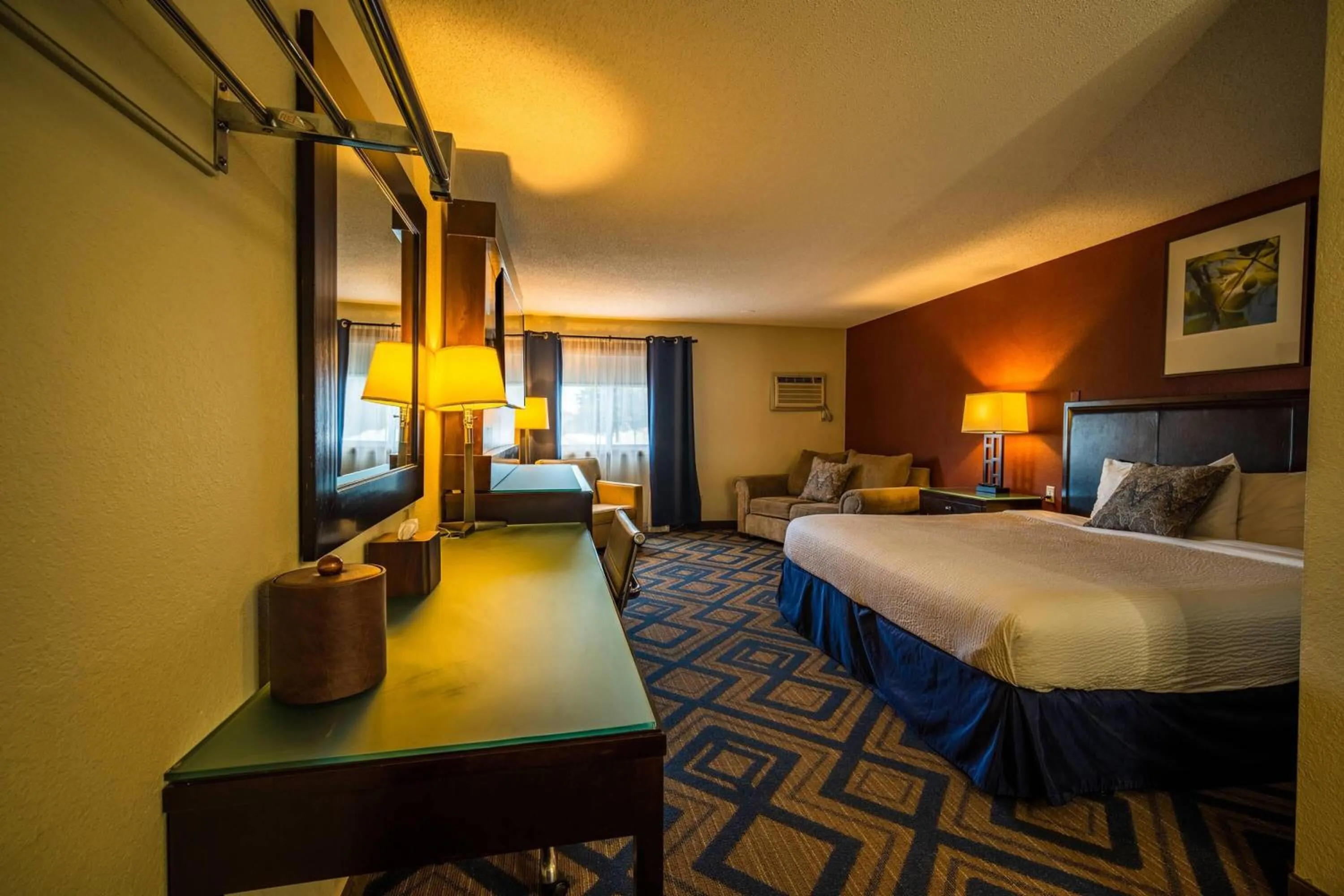 Photo of the whole room, Bed in The Patch Lodge, Trademark Collection by Wyndham