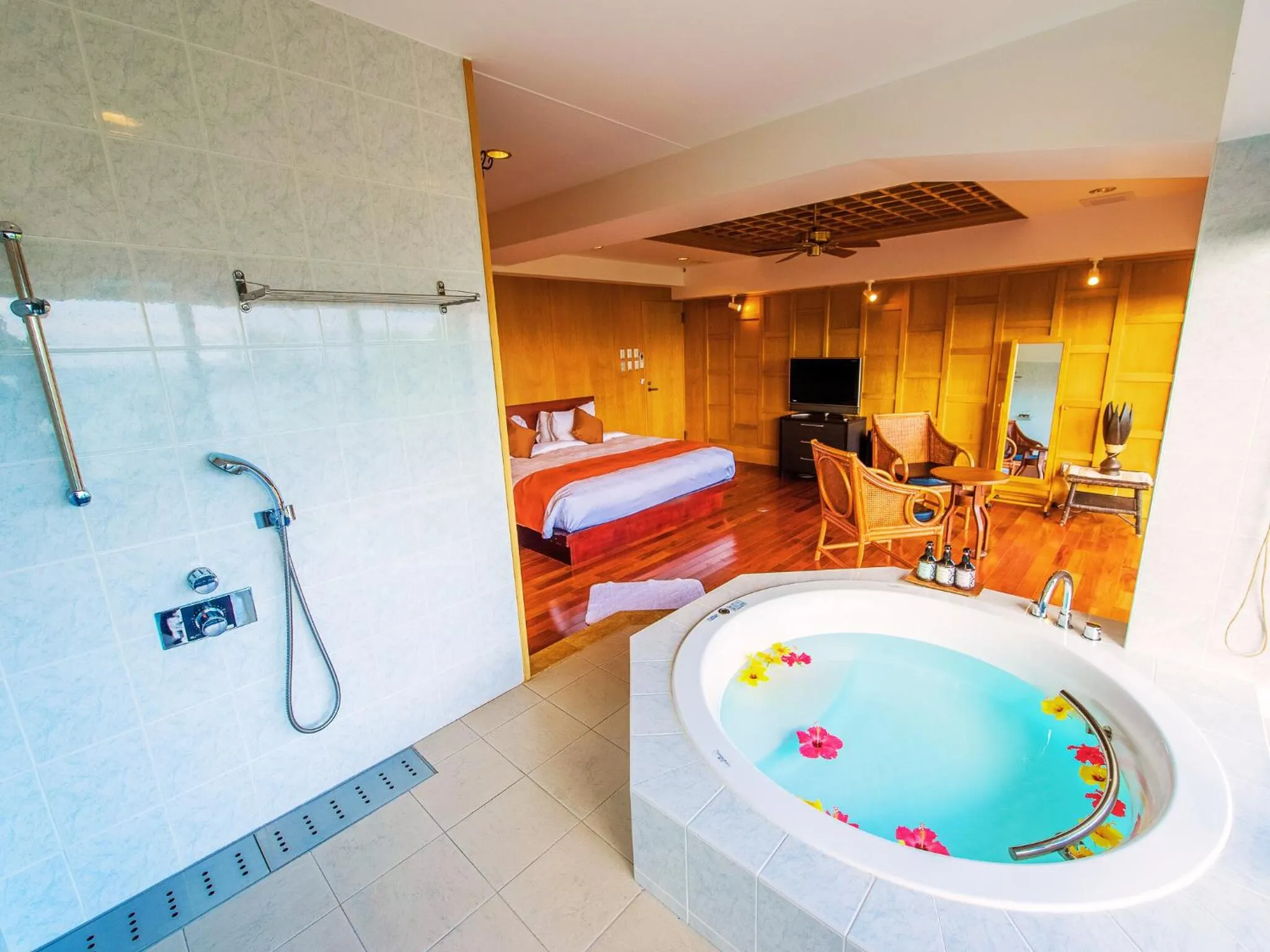 Hot Tub in LiVEMAX Amms Canna Resort Villa