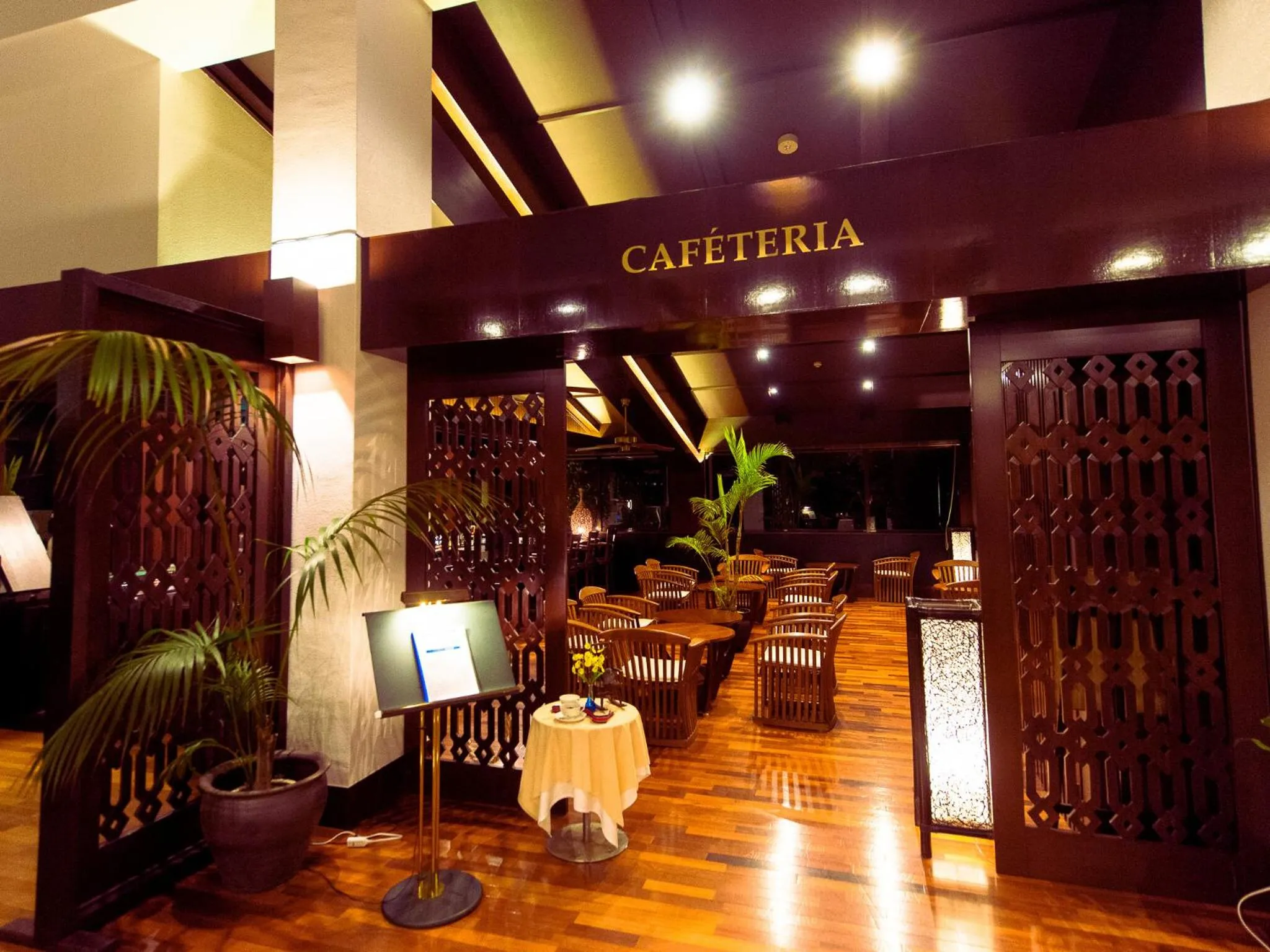 Restaurant/places to eat in LiVEMAX Amms Canna Resort Villa